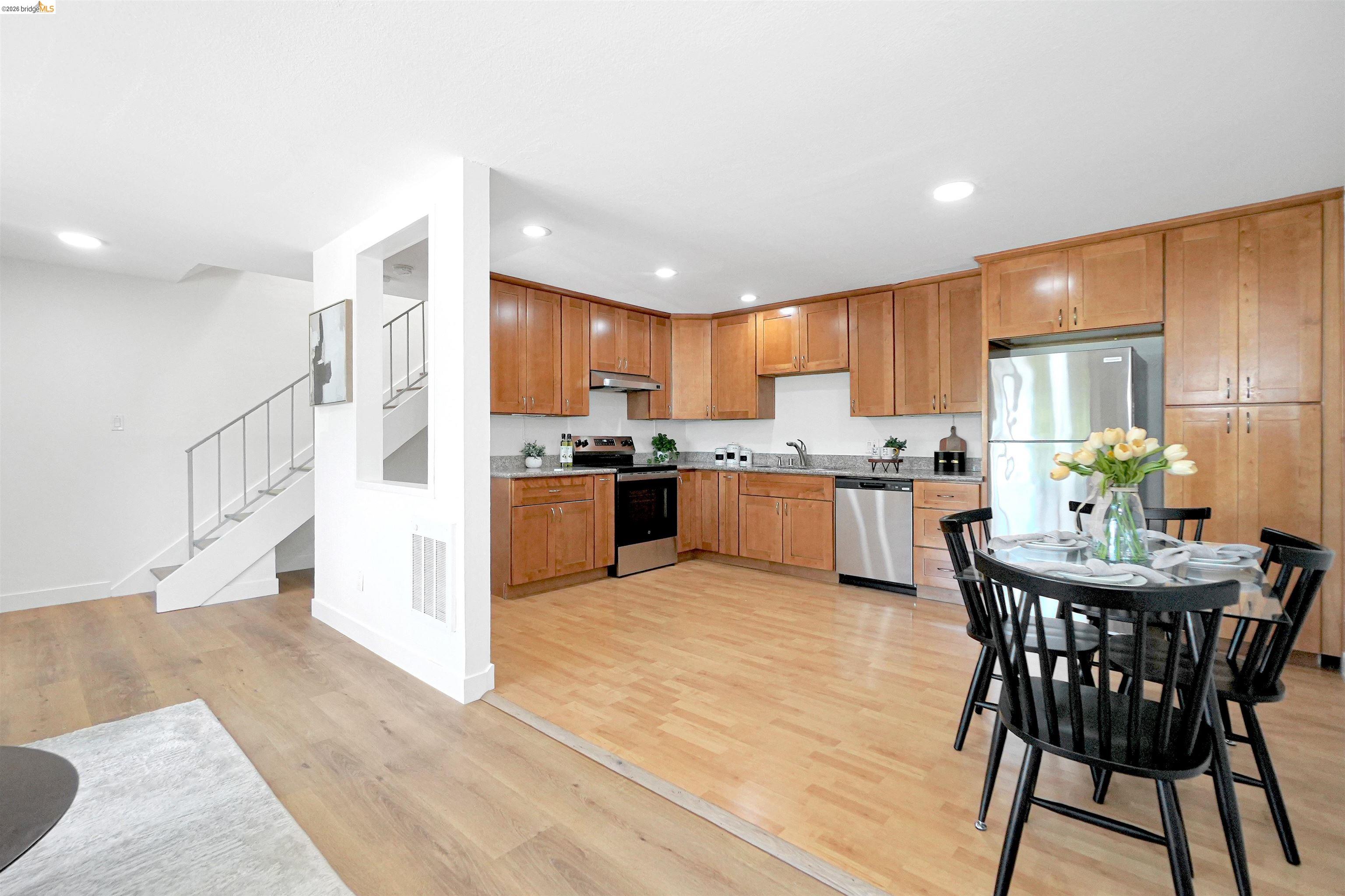 Detail Gallery Image 11 of 39 For 410 Auburn Way #42,  San Jose,  CA 95129 - 2 Beds | 1/1 Baths