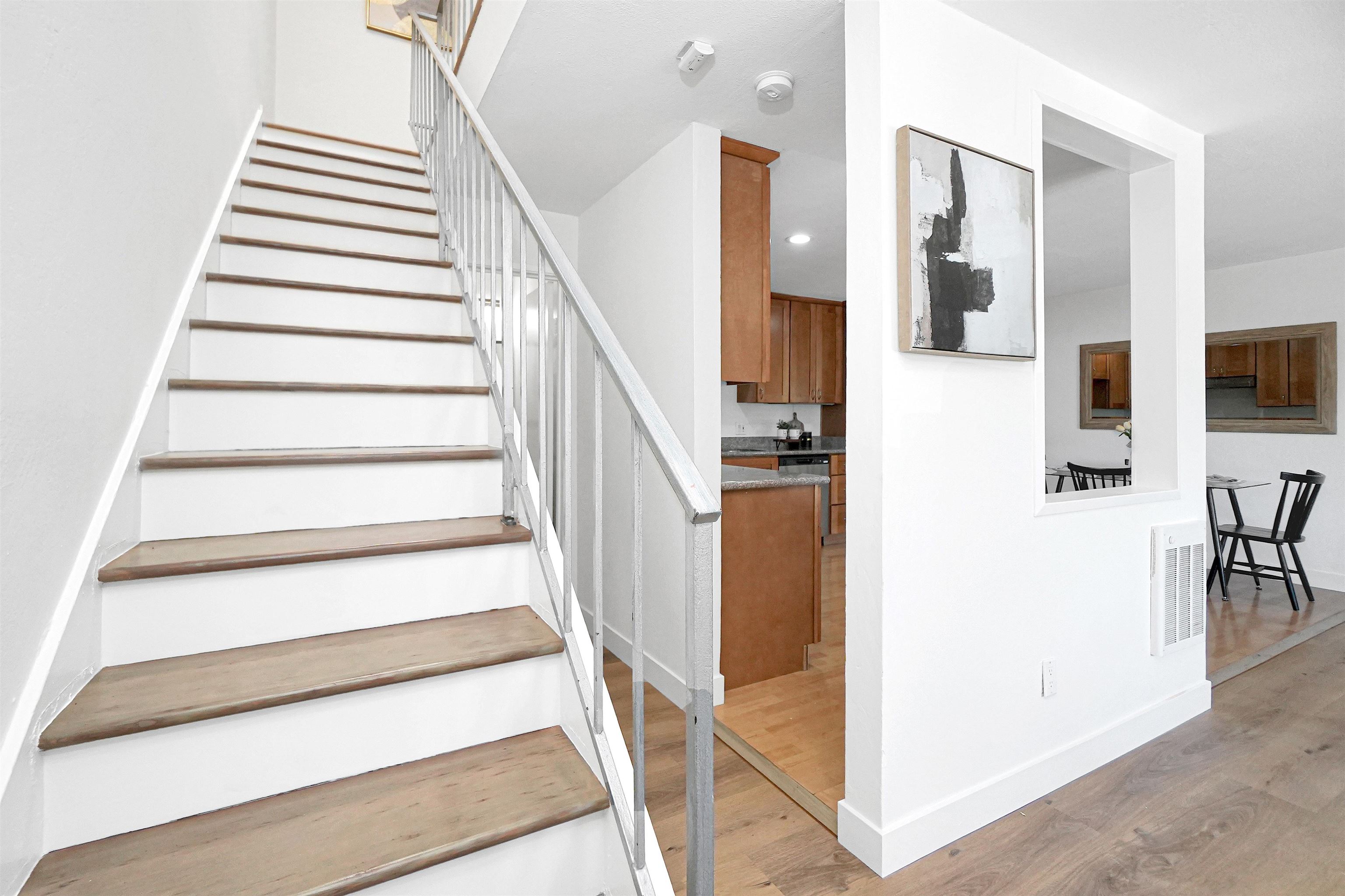 Detail Gallery Image 5 of 39 For 410 Auburn Way #42,  San Jose,  CA 95129 - 2 Beds | 1/1 Baths