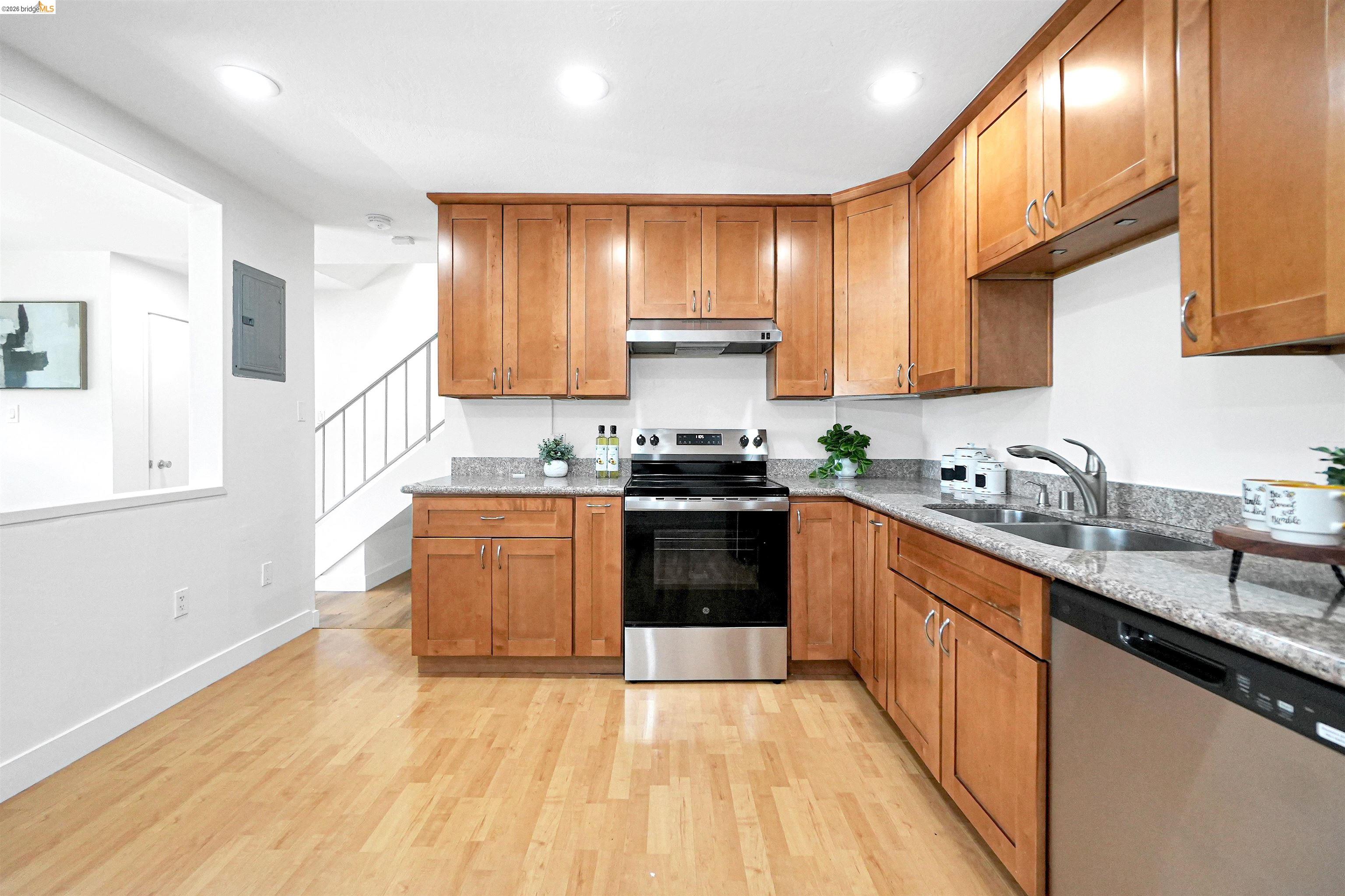 Detail Gallery Image 7 of 39 For 410 Auburn Way #42,  San Jose,  CA 95129 - 2 Beds | 1/1 Baths