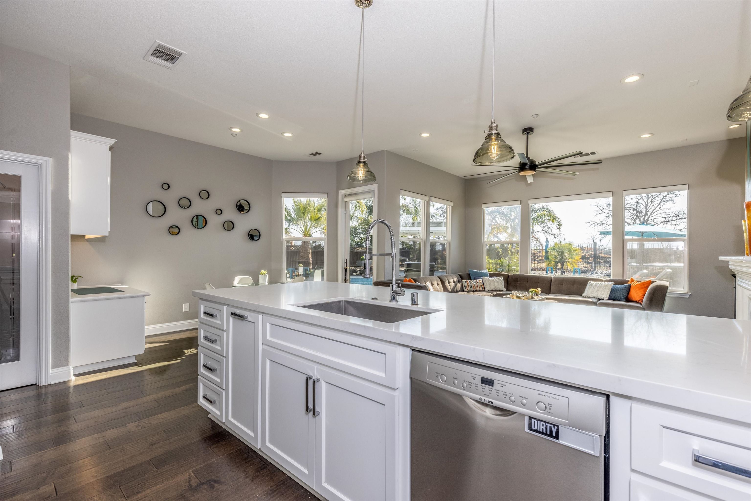 Detail Gallery Image 11 of 50 For 886 Old Oak Rd, Livermore,  CA 94550 - 5 Beds | 3 Baths