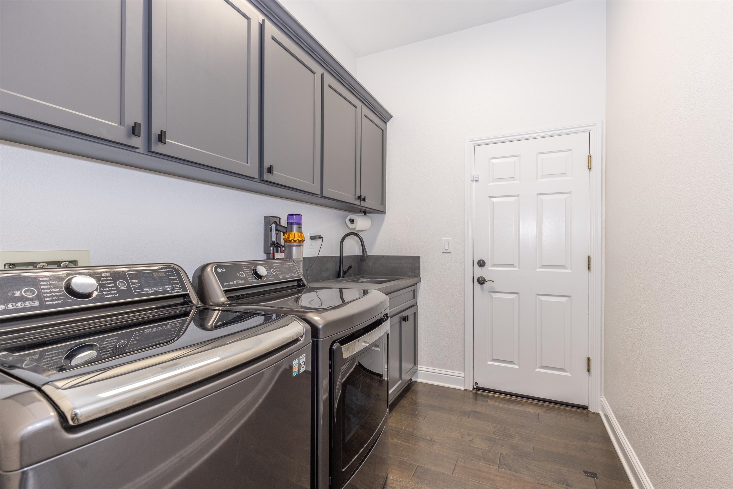 Detail Gallery Image 33 of 50 For 886 Old Oak Rd, Livermore,  CA 94550 - 5 Beds | 3 Baths