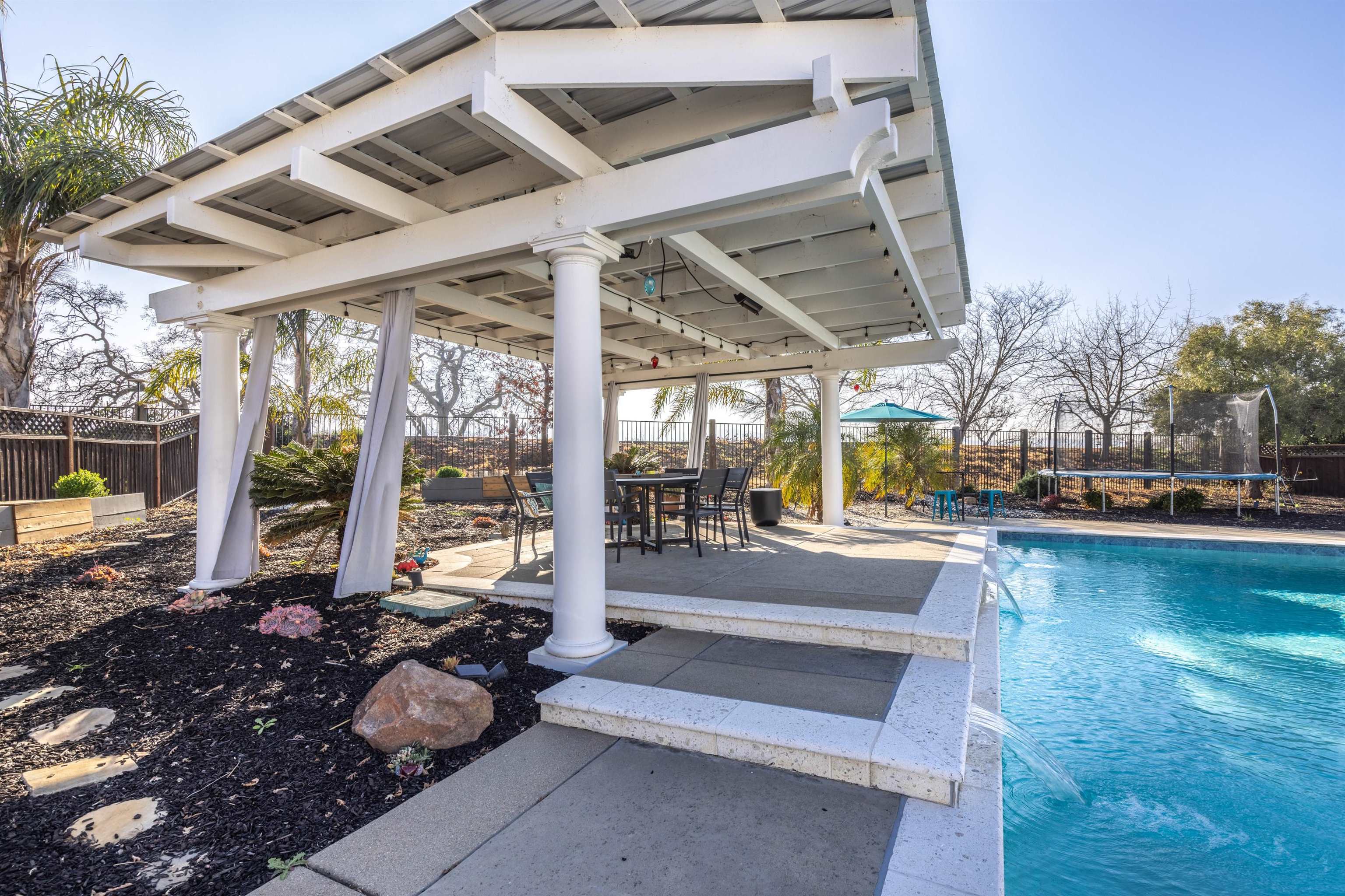 Detail Gallery Image 35 of 50 For 886 Old Oak Rd, Livermore,  CA 94550 - 5 Beds | 3 Baths