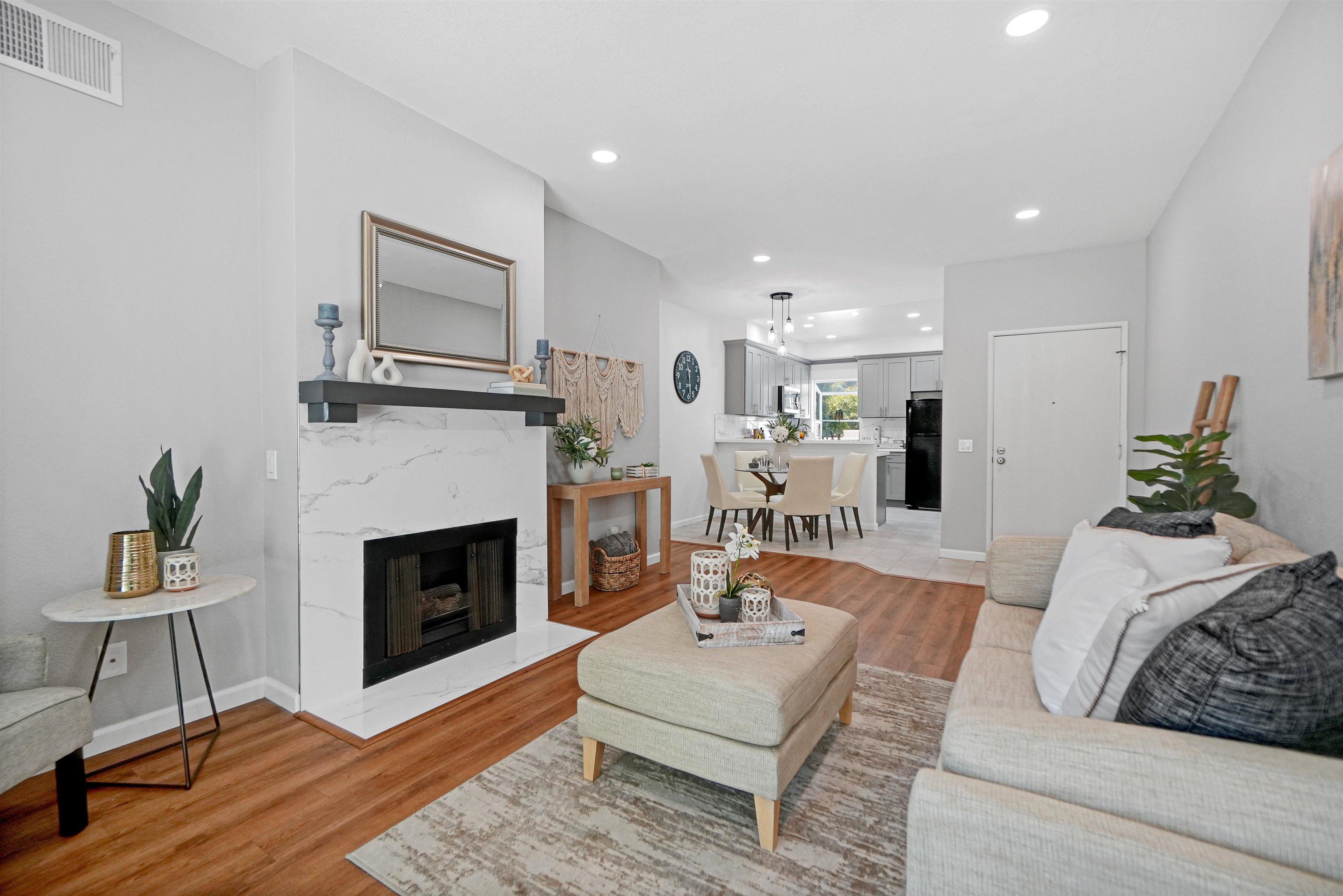 Photo #1: 41123725 Listing: Photo #1