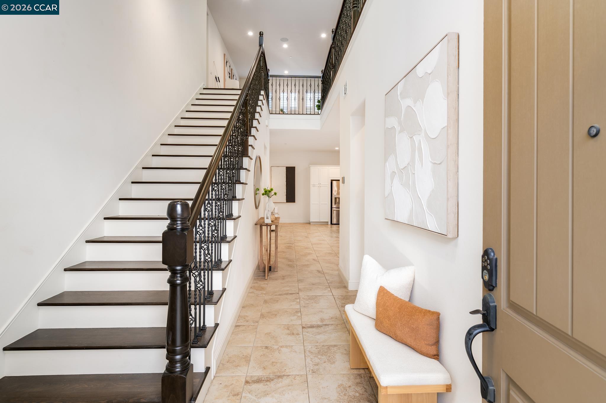 Detail Gallery Image 2 of 39 For 748 Roseum Ct, San Ramon,  CA 94582 - 4 Beds | 4/1 Baths