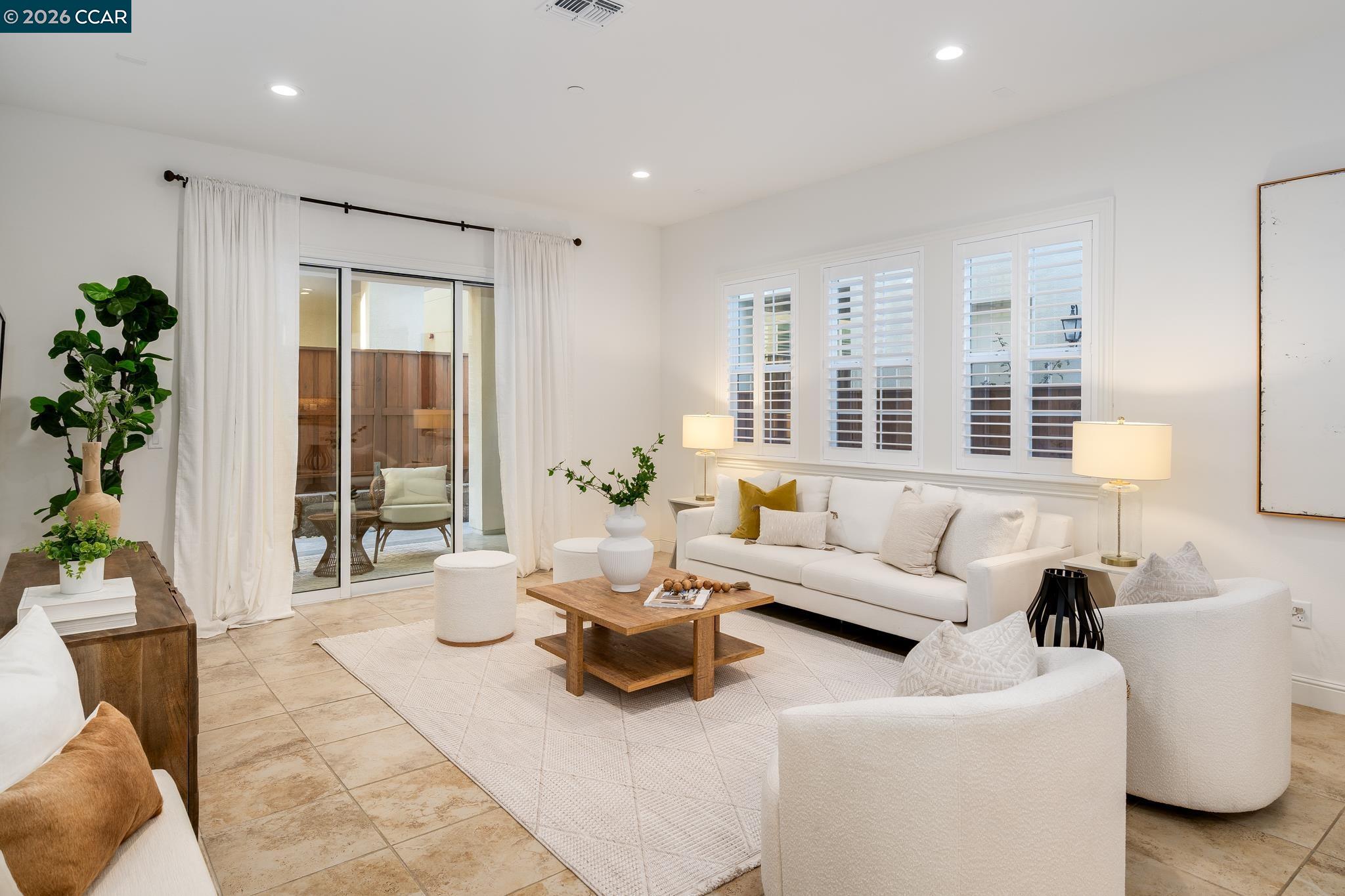 Detail Gallery Image 3 of 39 For 748 Roseum Ct, San Ramon,  CA 94582 - 4 Beds | 4/1 Baths