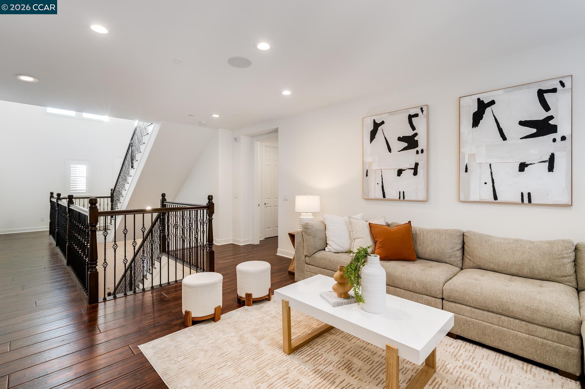 Detail Gallery Image 25 of 39 For 748 Roseum Ct, San Ramon,  CA 94582 - 4 Beds | 4/1 Baths