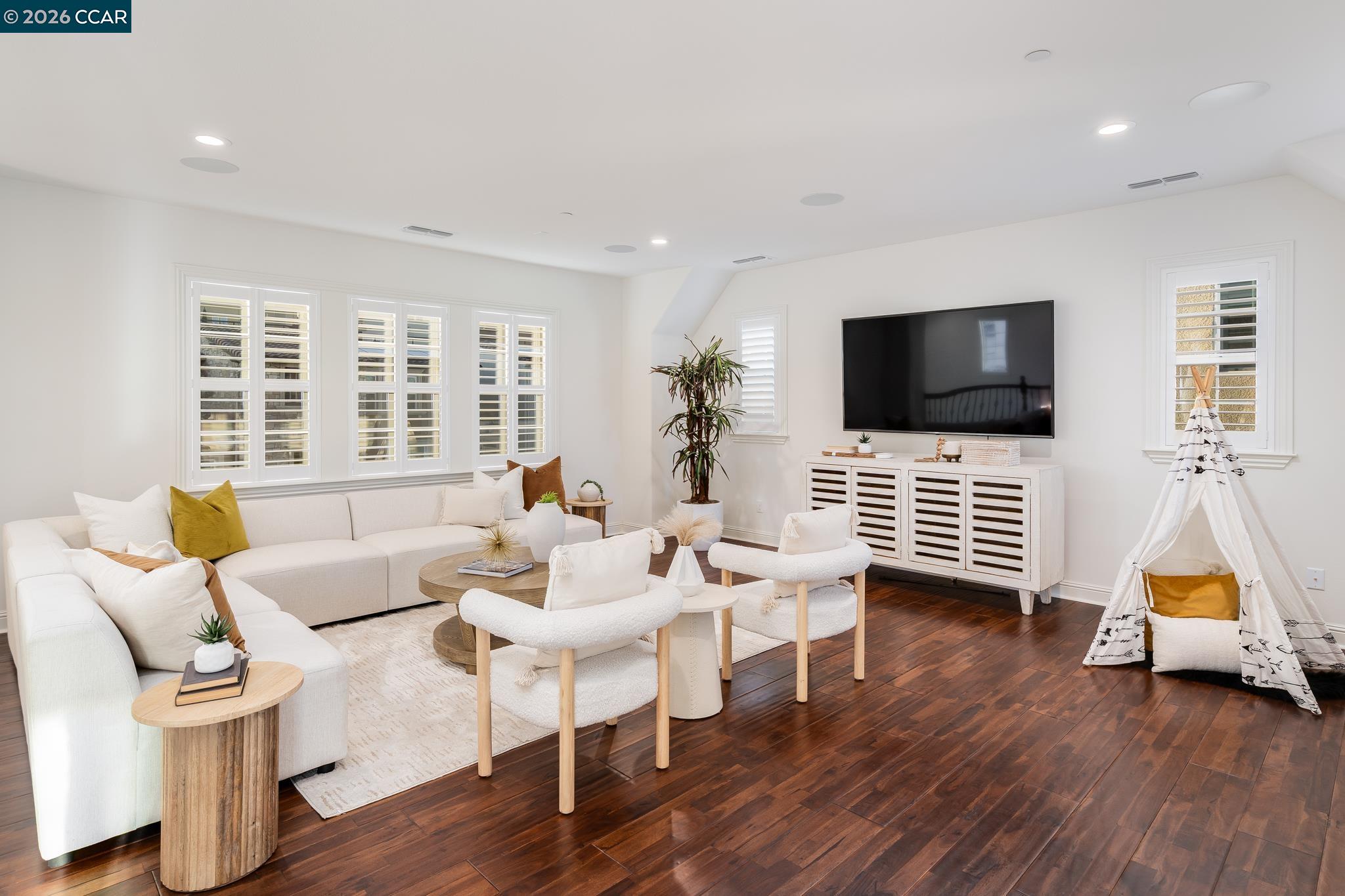 Detail Gallery Image 31 of 39 For 748 Roseum Ct, San Ramon,  CA 94582 - 4 Beds | 4/1 Baths