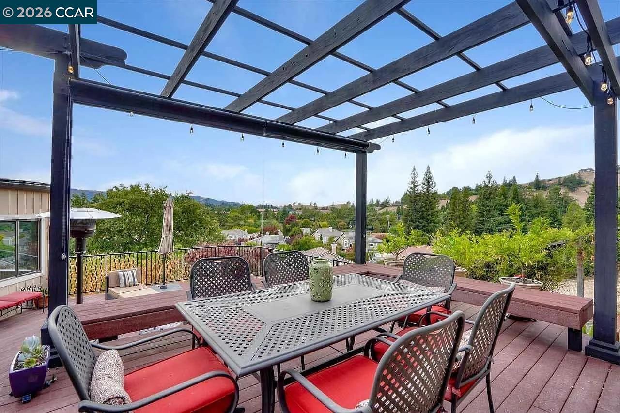 Detail Gallery Image 17 of 30 For 44 Pulido Ct, Danville,  CA 94526 - 3 Beds | 2/1 Baths