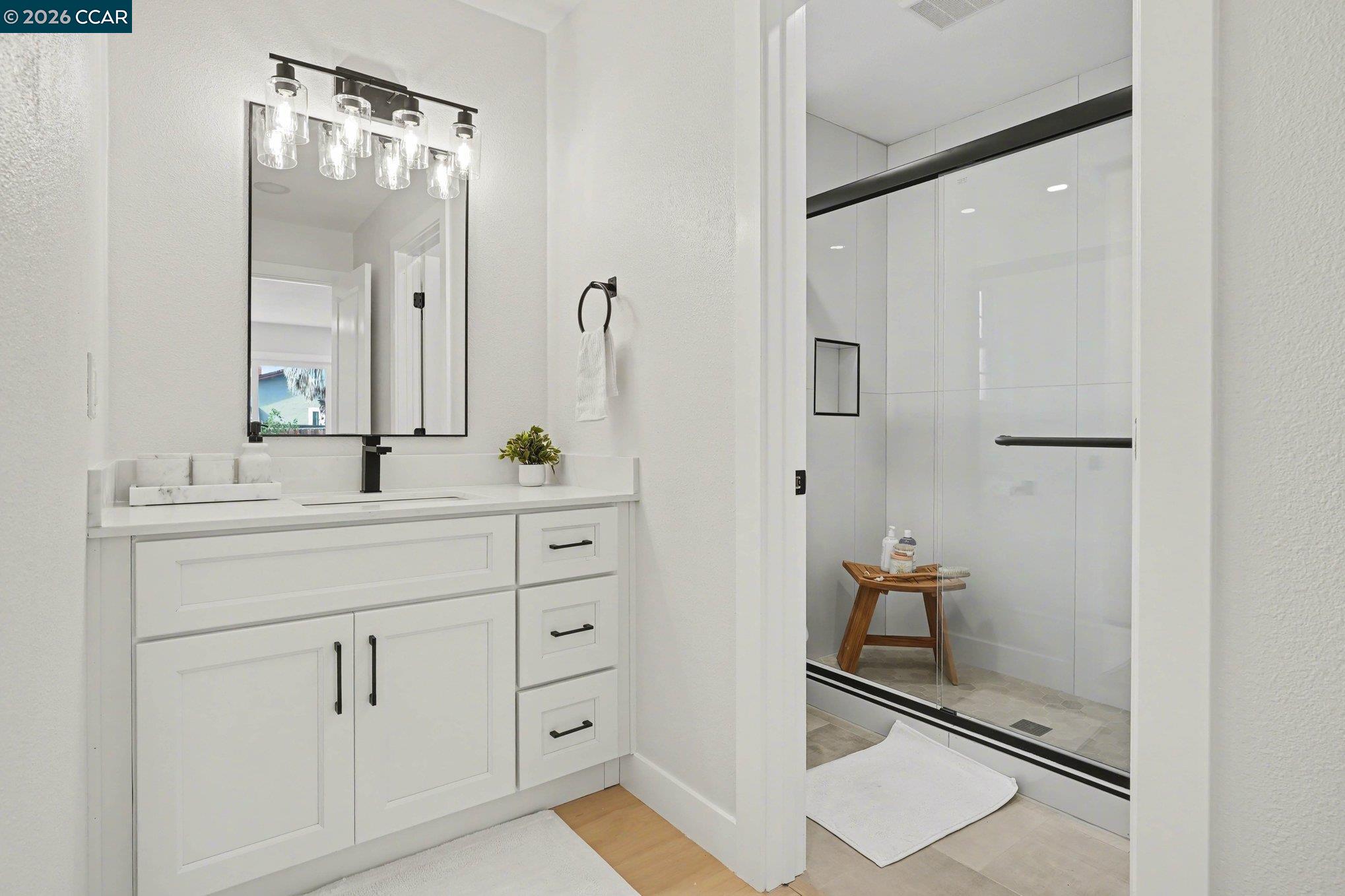 Detail Gallery Image 15 of 27 For 1522 Thornwood Dr, Concord,  CA 94521 - 5 Beds | 2 Baths