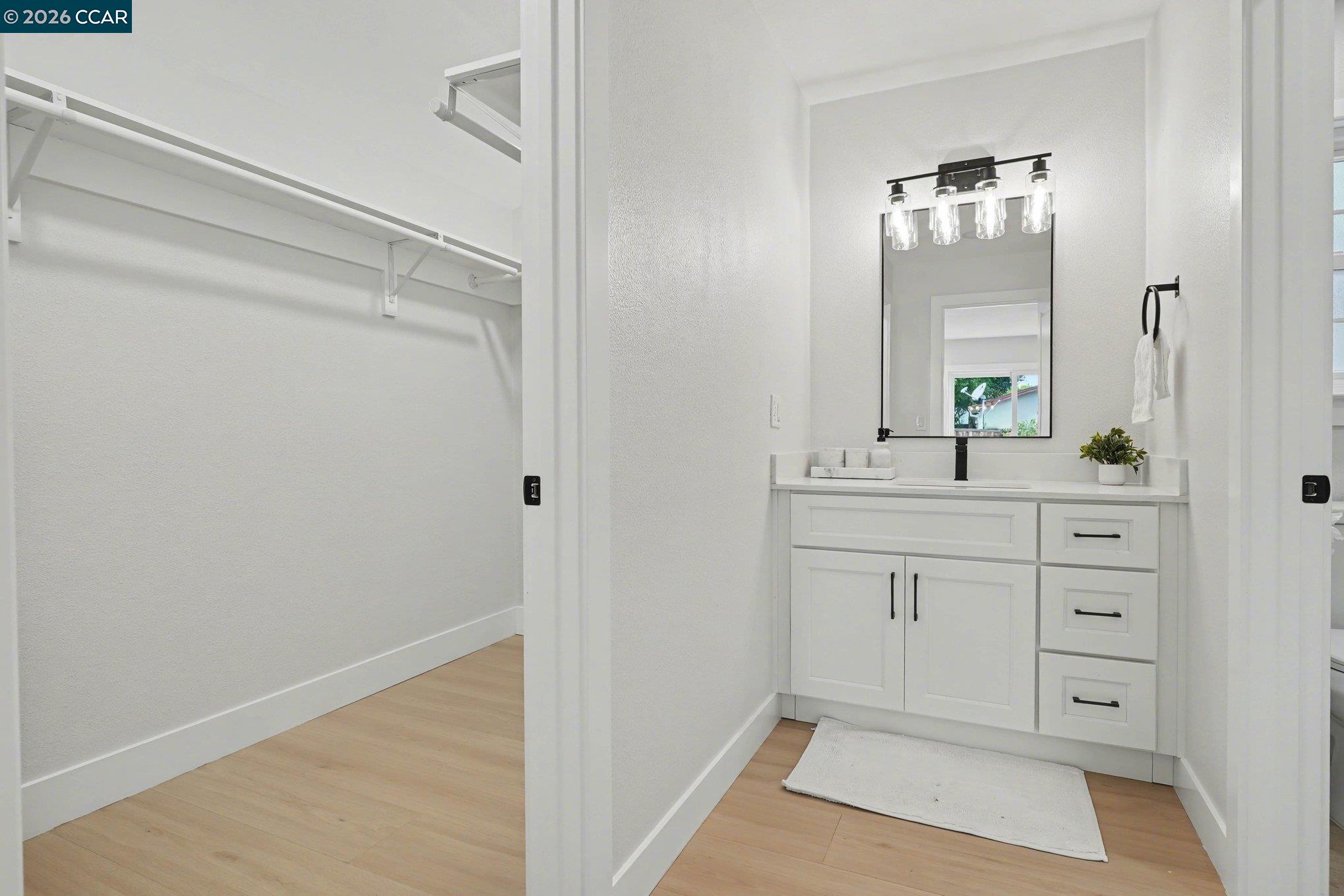 Detail Gallery Image 16 of 27 For 1522 Thornwood Dr, Concord,  CA 94521 - 5 Beds | 2 Baths