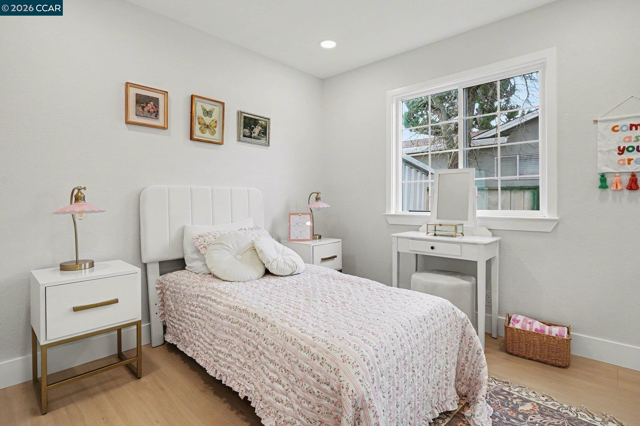 Detail Gallery Image 17 of 27 For 1522 Thornwood Dr, Concord,  CA 94521 - 5 Beds | 2 Baths