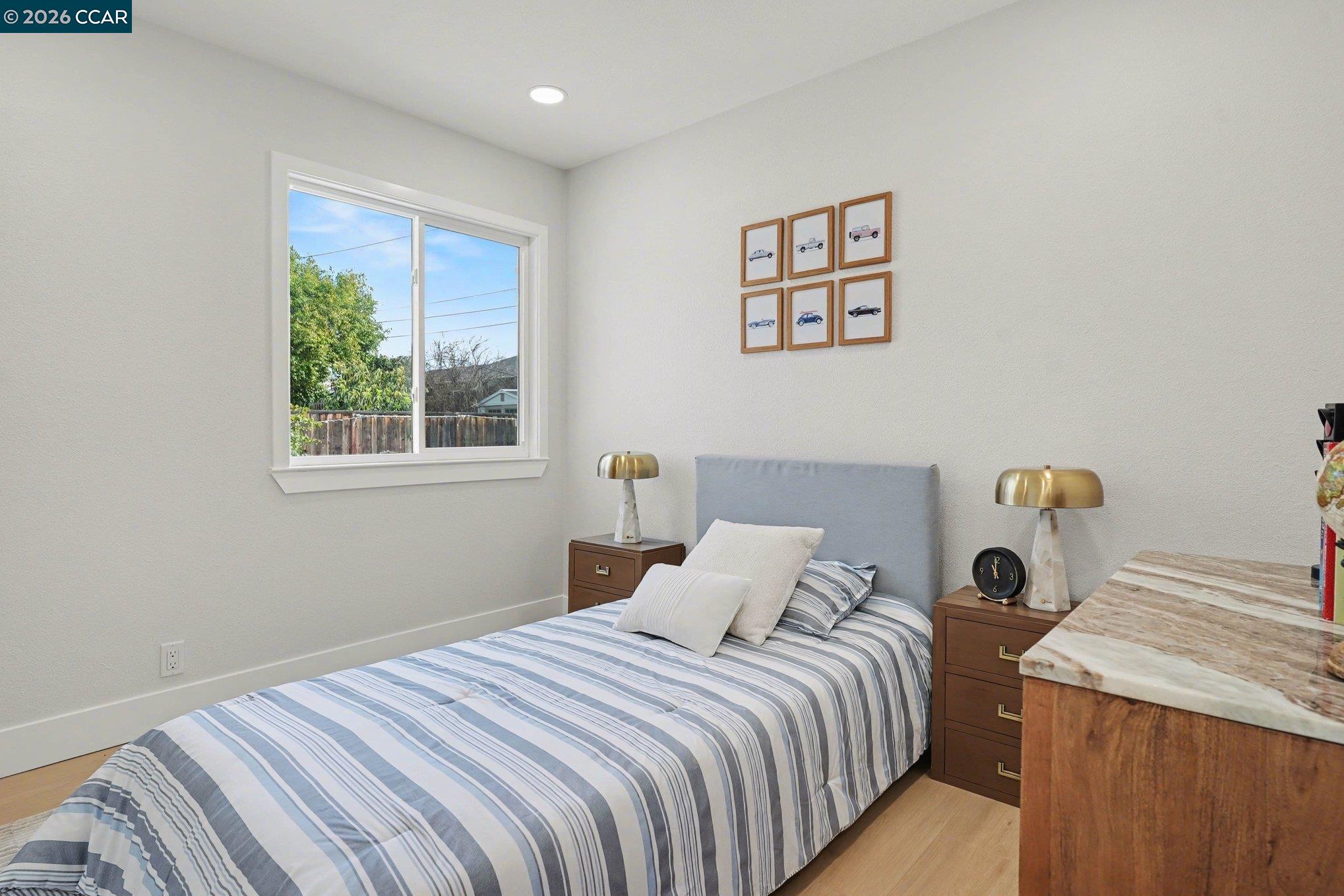 Detail Gallery Image 18 of 27 For 1522 Thornwood Dr, Concord,  CA 94521 - 5 Beds | 2 Baths