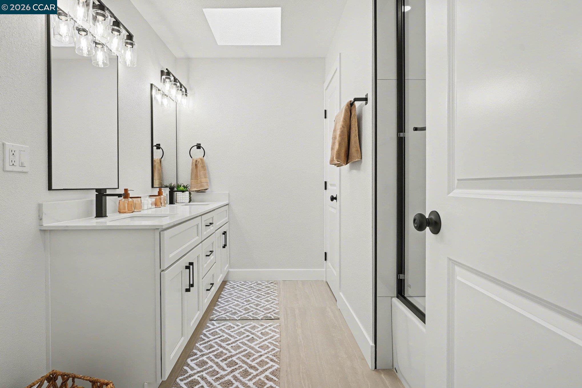 Detail Gallery Image 19 of 27 For 1522 Thornwood Dr, Concord,  CA 94521 - 5 Beds | 2 Baths