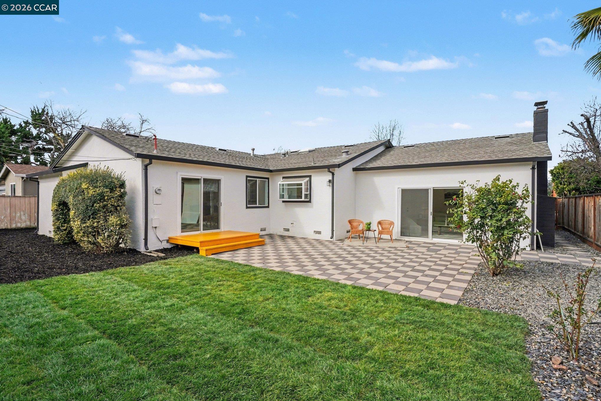 Detail Gallery Image 21 of 27 For 1522 Thornwood Dr, Concord,  CA 94521 - 5 Beds | 2 Baths