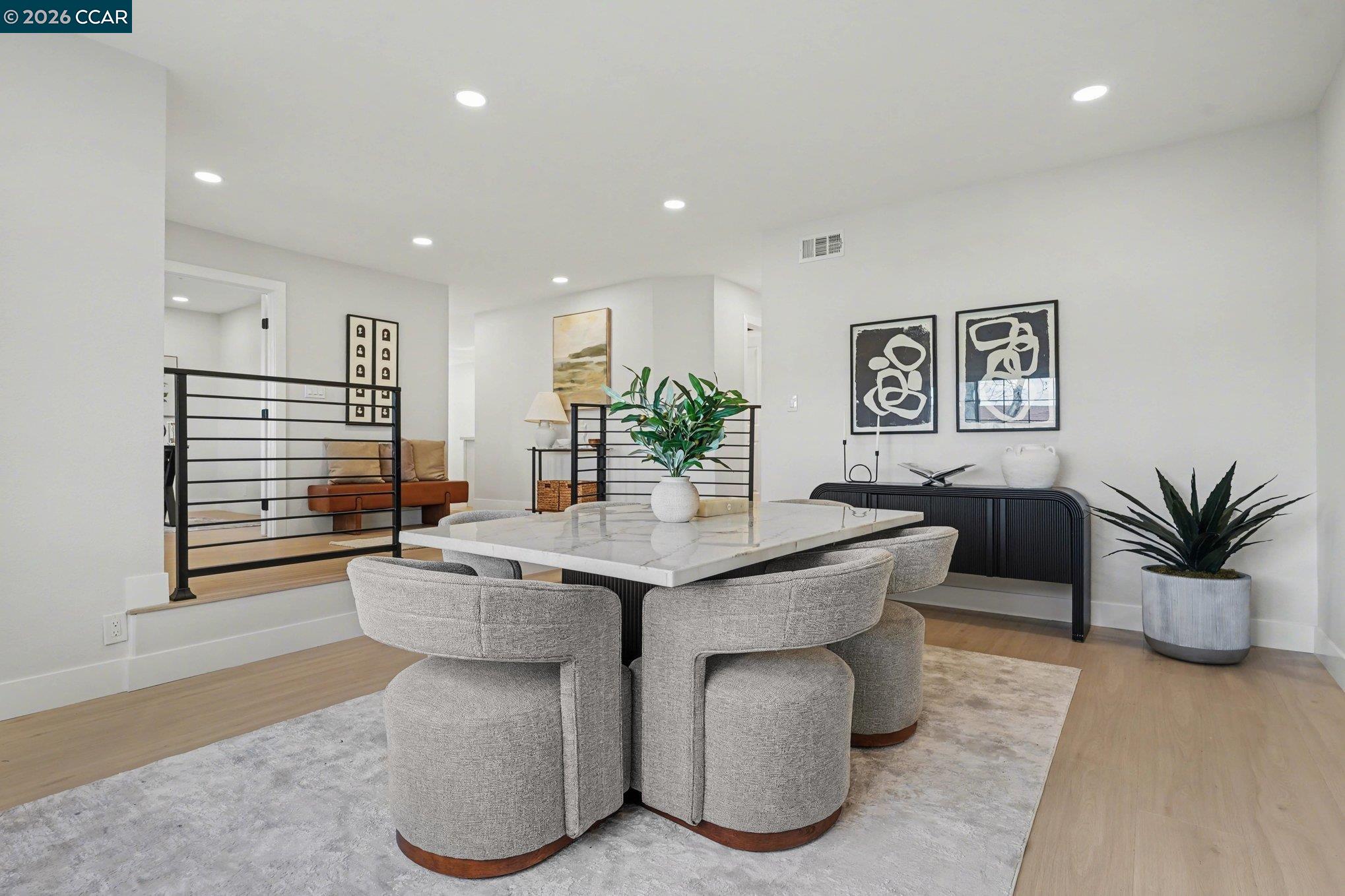 Detail Gallery Image 4 of 27 For 1522 Thornwood Dr, Concord,  CA 94521 - 5 Beds | 2 Baths