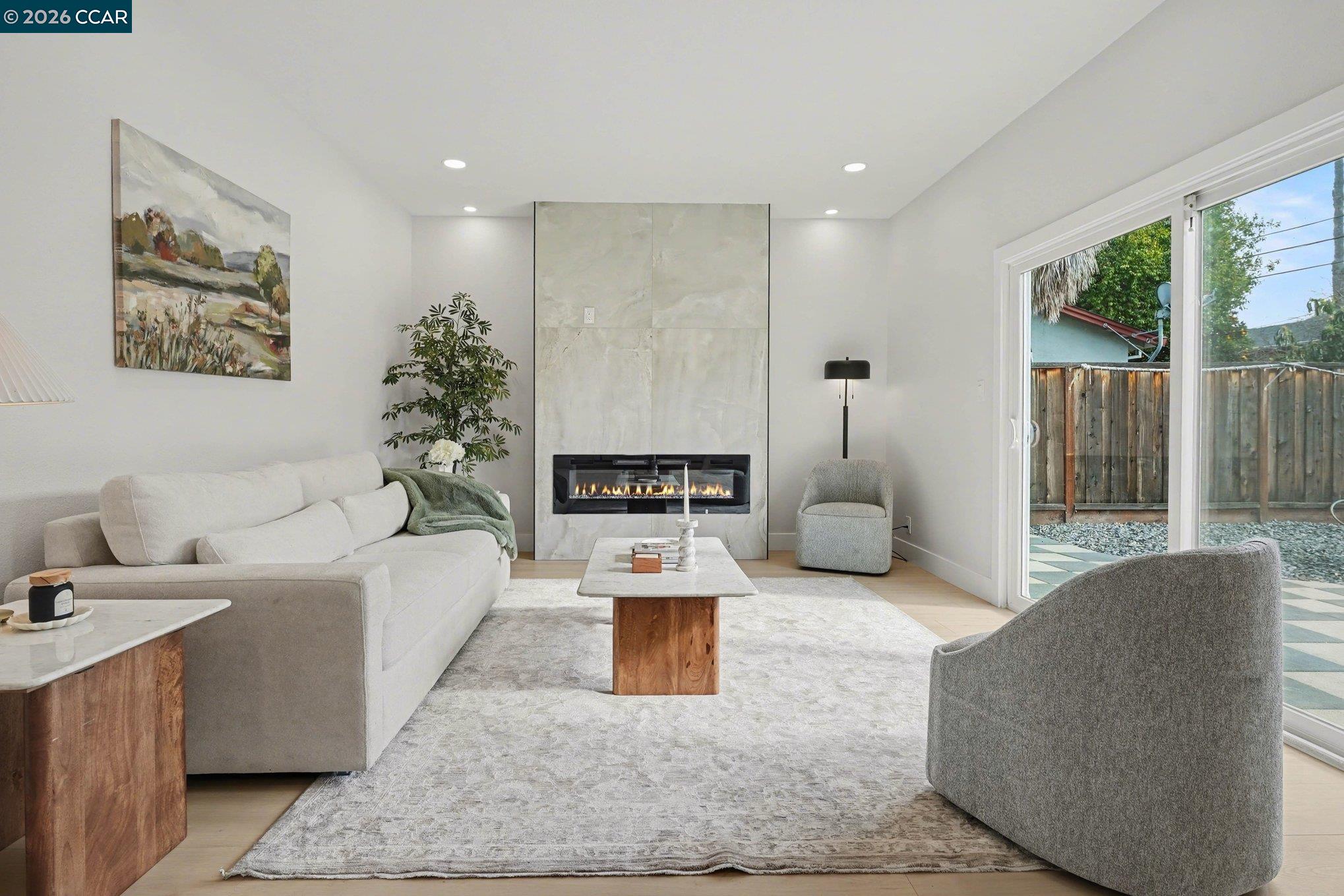 Detail Gallery Image 6 of 27 For 1522 Thornwood Dr, Concord,  CA 94521 - 5 Beds | 2 Baths