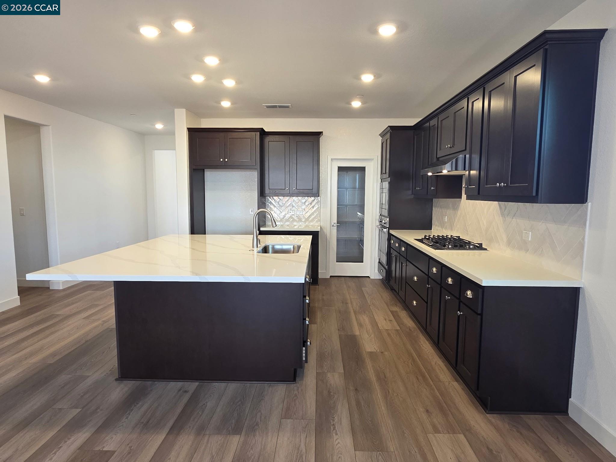 Detail Gallery Image 3 of 15 For 3571 Bullard Lane, Lathrop,  CA 95330-0000 - 4 Beds | 4/1 Baths