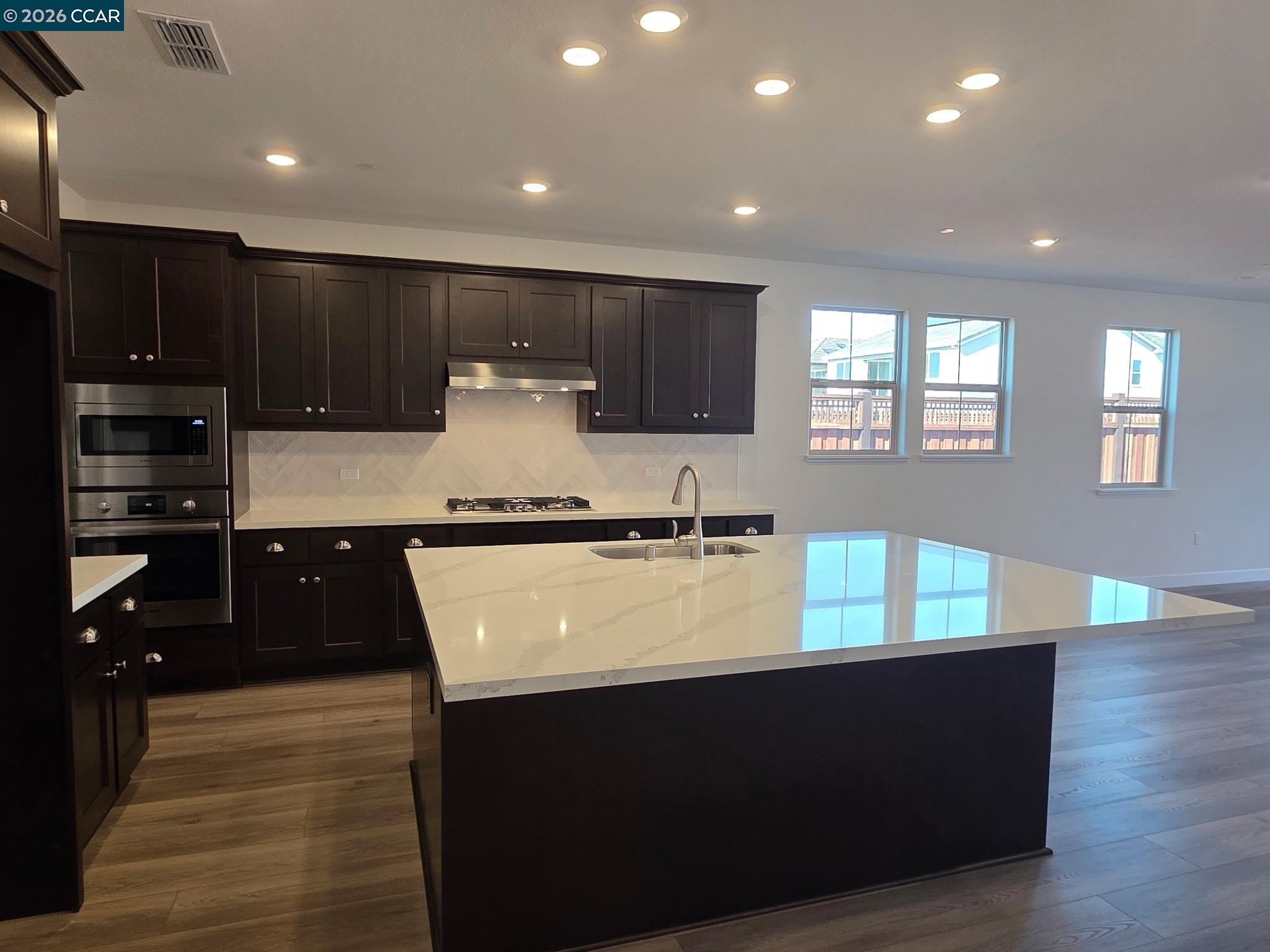 Detail Gallery Image 4 of 15 For 3571 Bullard Lane, Lathrop,  CA 95330-0000 - 4 Beds | 4/1 Baths