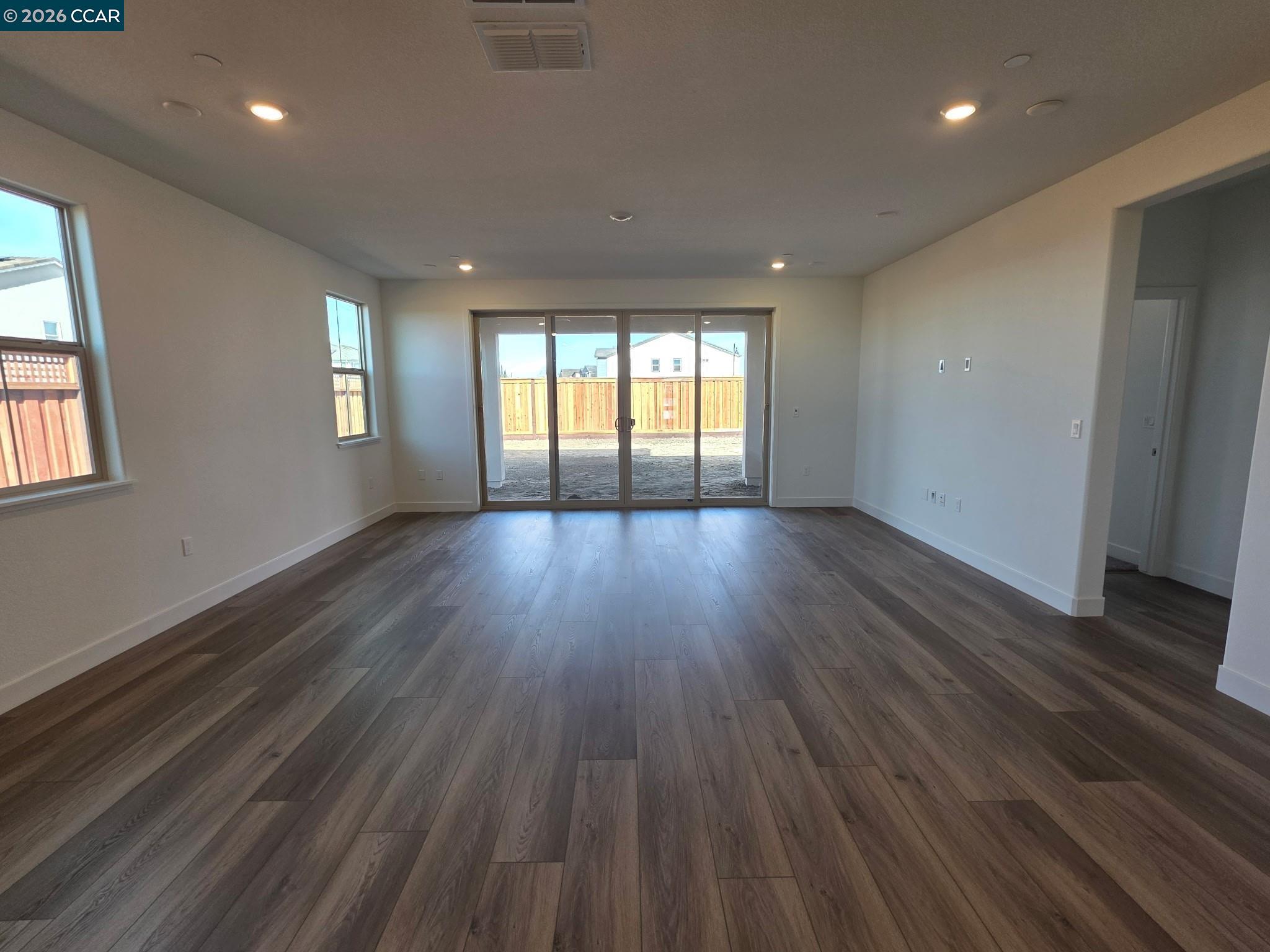 Detail Gallery Image 9 of 15 For 3571 Bullard Lane, Lathrop,  CA 95330-0000 - 4 Beds | 4/1 Baths