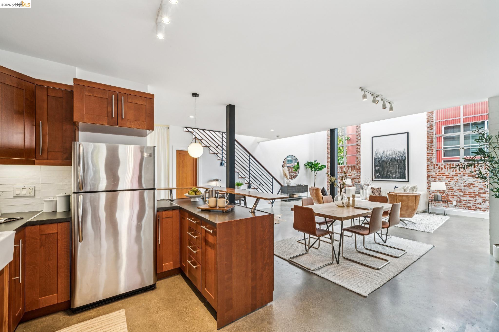 Detail Gallery Image 14 of 47 For 829 21st St #3,  Oakland,  CA 94607 - 1 Beds | 2 Baths