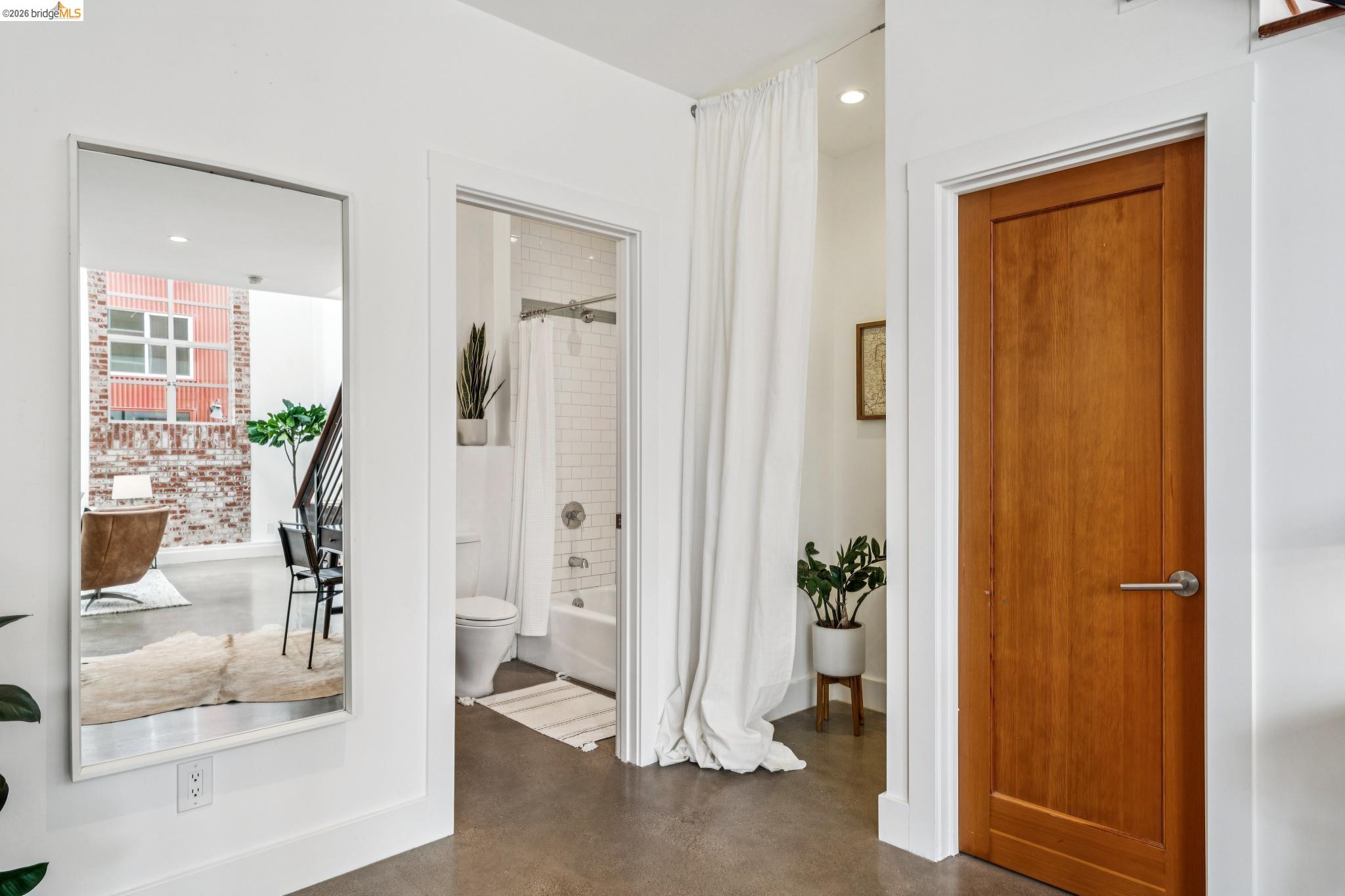 Detail Gallery Image 17 of 47 For 829 21st St #3,  Oakland,  CA 94607 - 1 Beds | 2 Baths