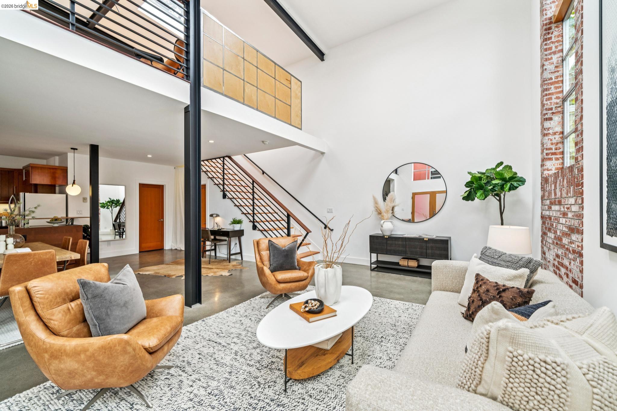 Detail Gallery Image 3 of 47 For 829 21st St #3,  Oakland,  CA 94607 - 1 Beds | 2 Baths