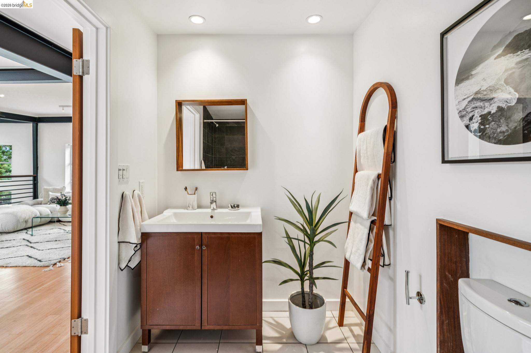 Detail Gallery Image 35 of 47 For 829 21st St #3,  Oakland,  CA 94607 - 1 Beds | 2 Baths
