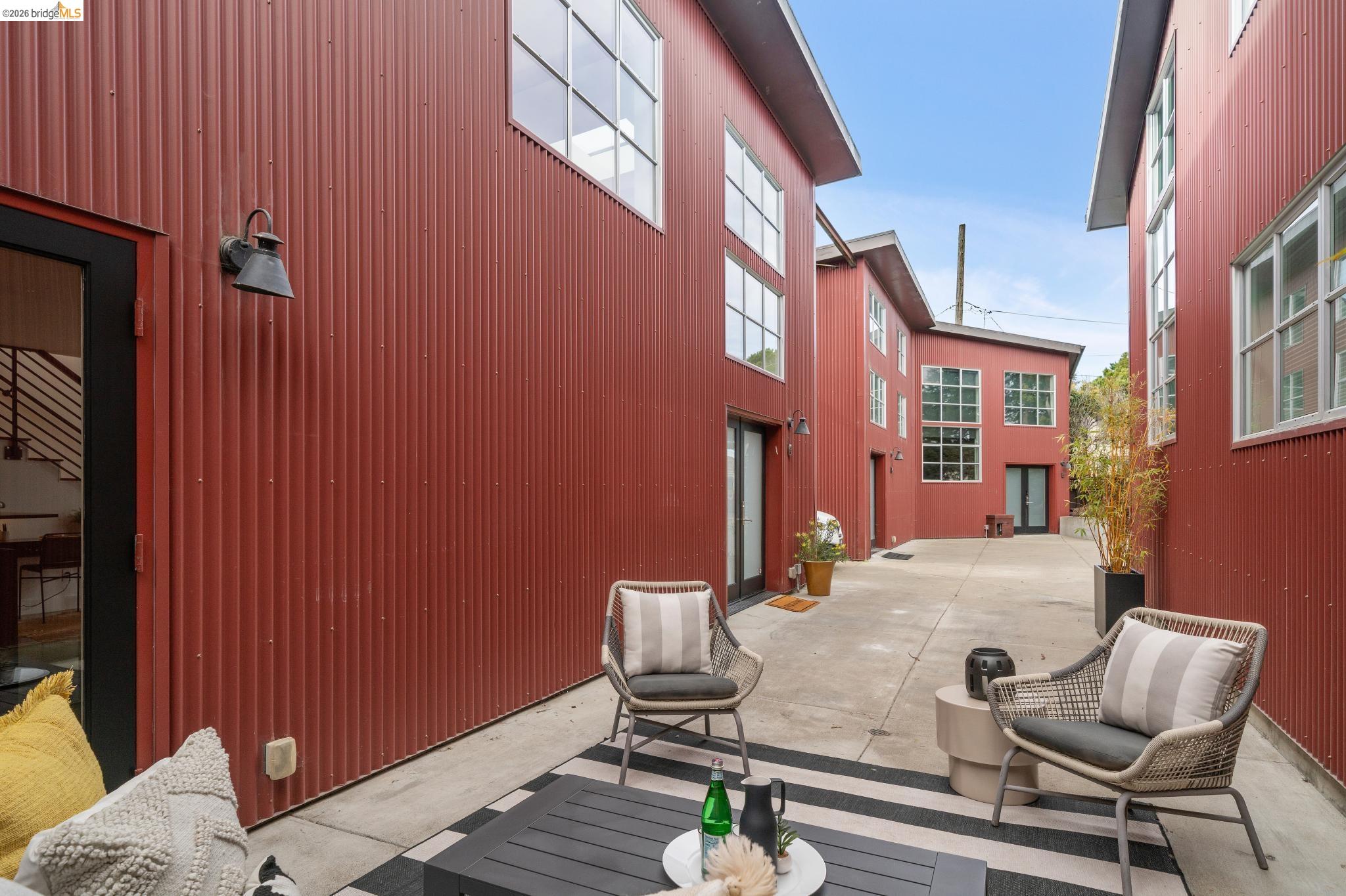 Detail Gallery Image 46 of 47 For 829 21st St #3,  Oakland,  CA 94607 - 1 Beds | 2 Baths