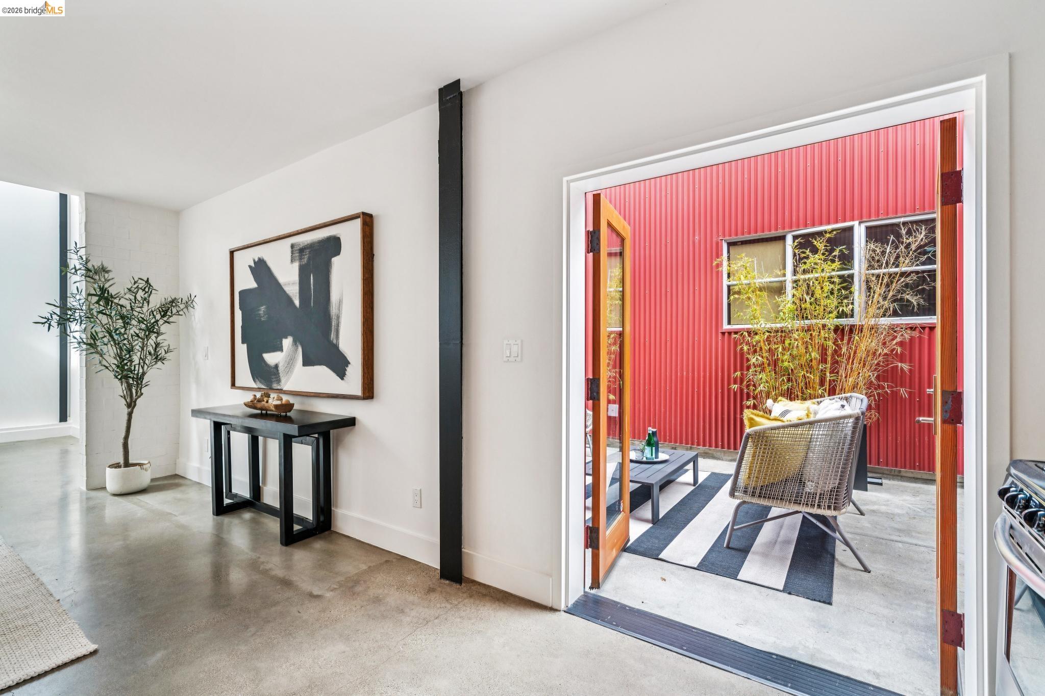Detail Gallery Image 8 of 47 For 829 21st St #3,  Oakland,  CA 94607 - 1 Beds | 2 Baths