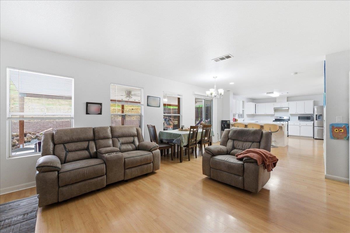 Detail Gallery Image 13 of 48 For 1246 Oak Haven Way, Antioch,  CA 94531 - 4 Beds | 2/1 Baths