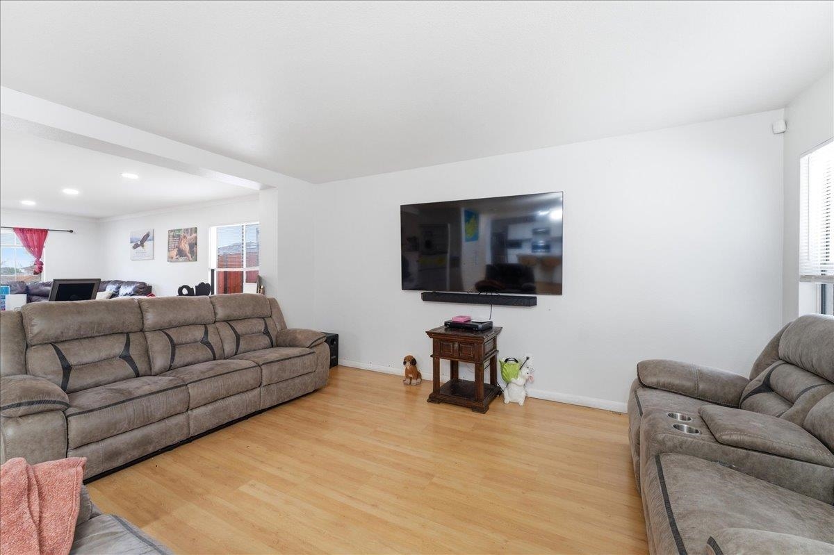 Detail Gallery Image 14 of 48 For 1246 Oak Haven Way, Antioch,  CA 94531 - 4 Beds | 2/1 Baths