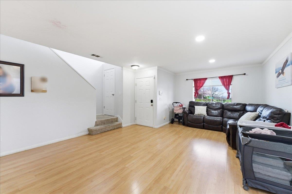 Detail Gallery Image 8 of 48 For 1246 Oak Haven Way, Antioch,  CA 94531 - 4 Beds | 2/1 Baths