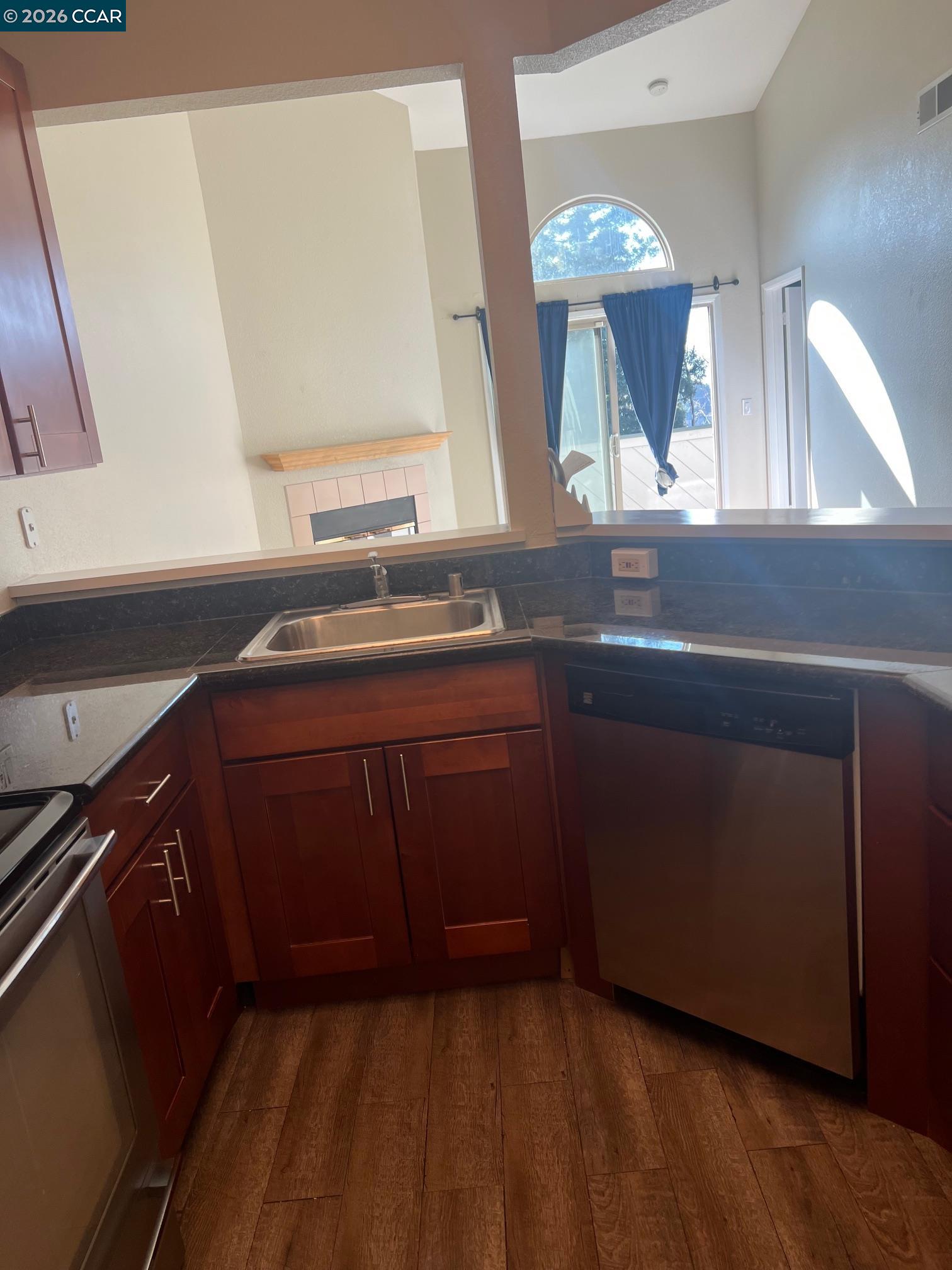 Photo #3: 41123738 Listing: Photo #3