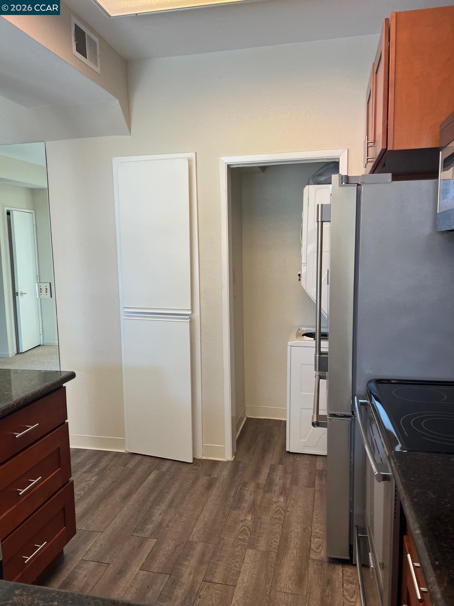 Detail Gallery Image 6 of 12 For 25938 Kay Ave #322,  Hayward,  CA 94545 - 1 Beds | 1 Baths