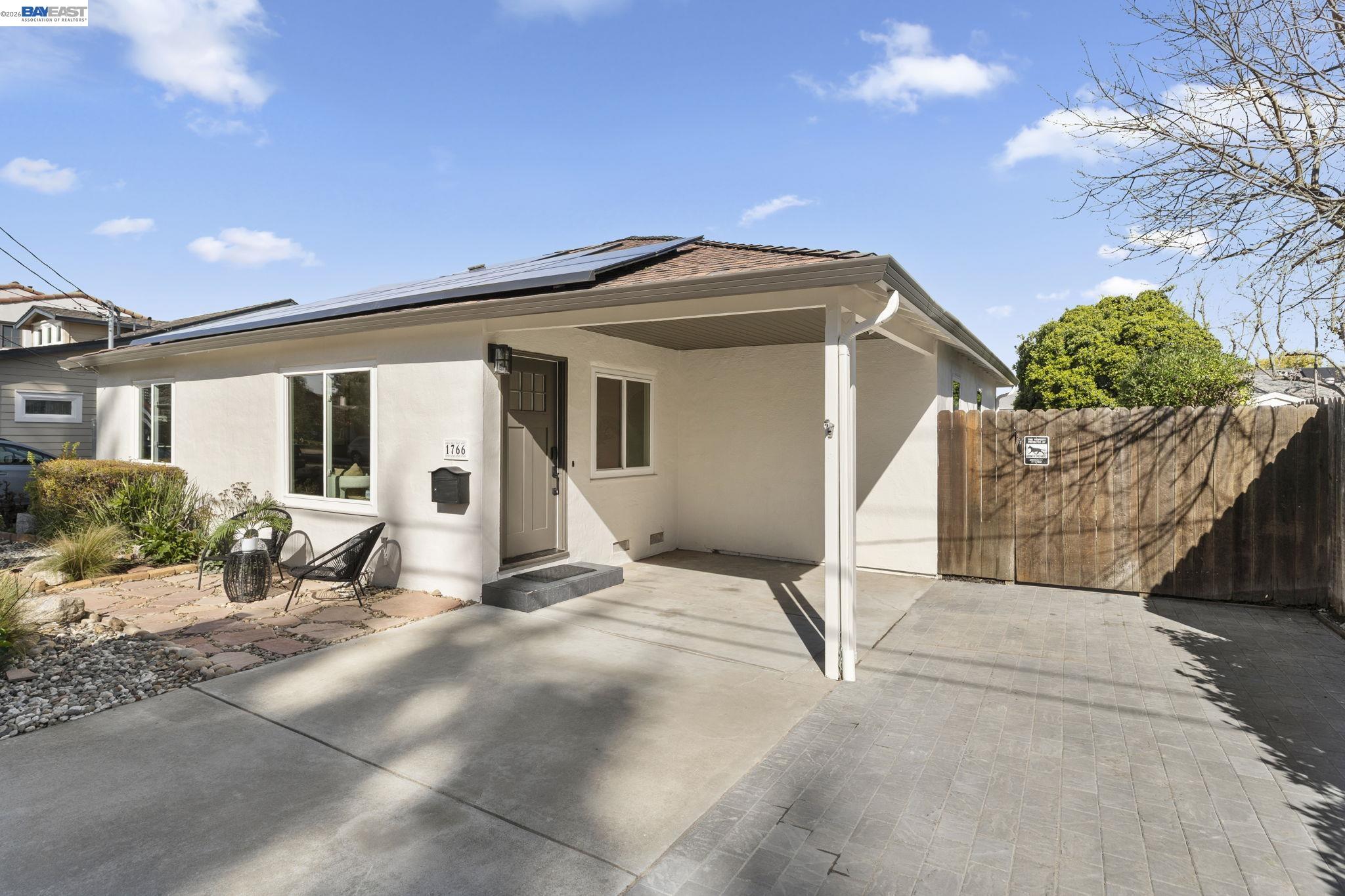 Detail Gallery Image 2 of 43 For 1766 College Ave, Livermore,  CA 94550 - 3 Beds | 2 Baths