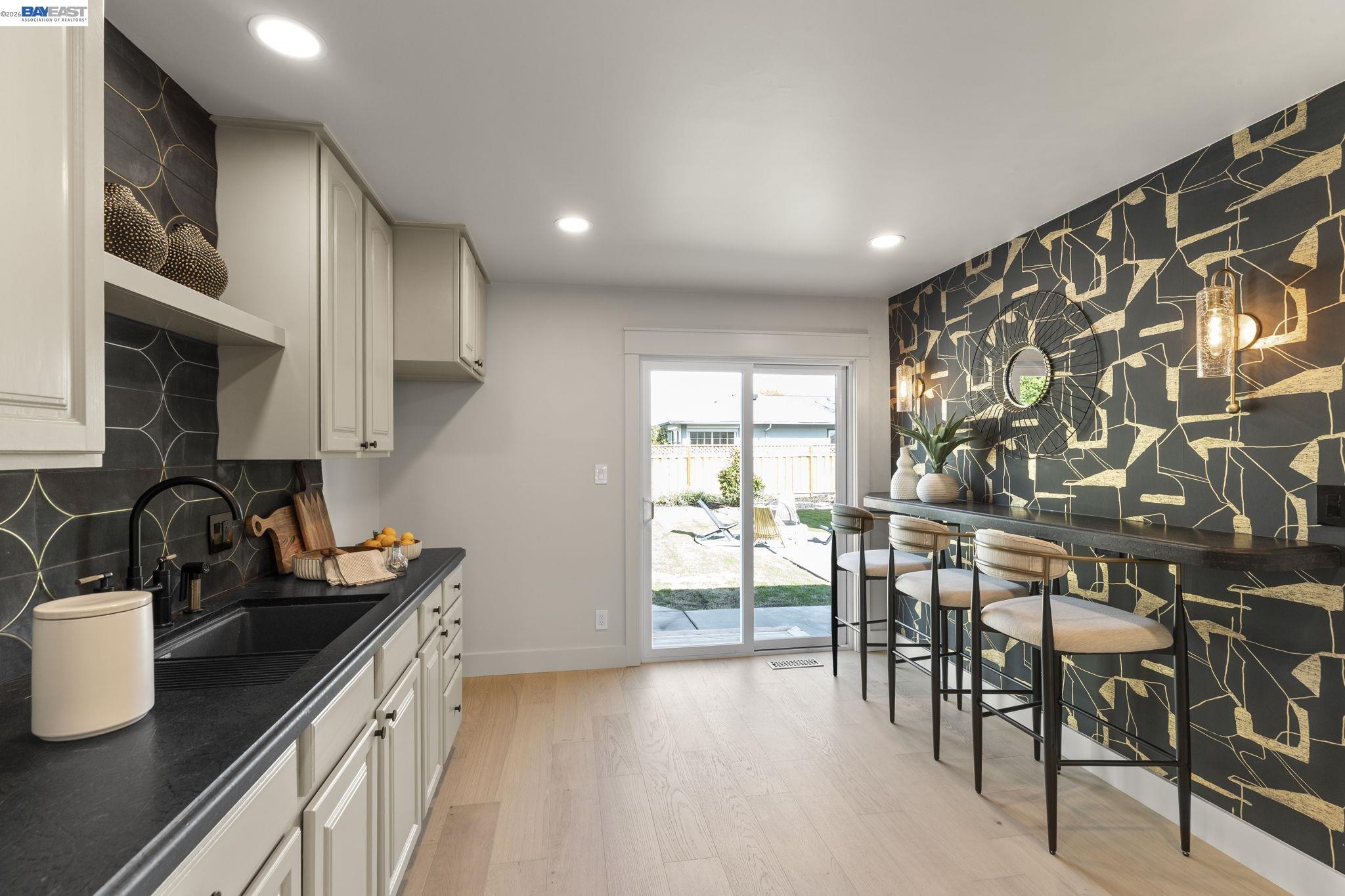 Detail Gallery Image 9 of 43 For 1766 College Ave, Livermore,  CA 94550 - 3 Beds | 2 Baths