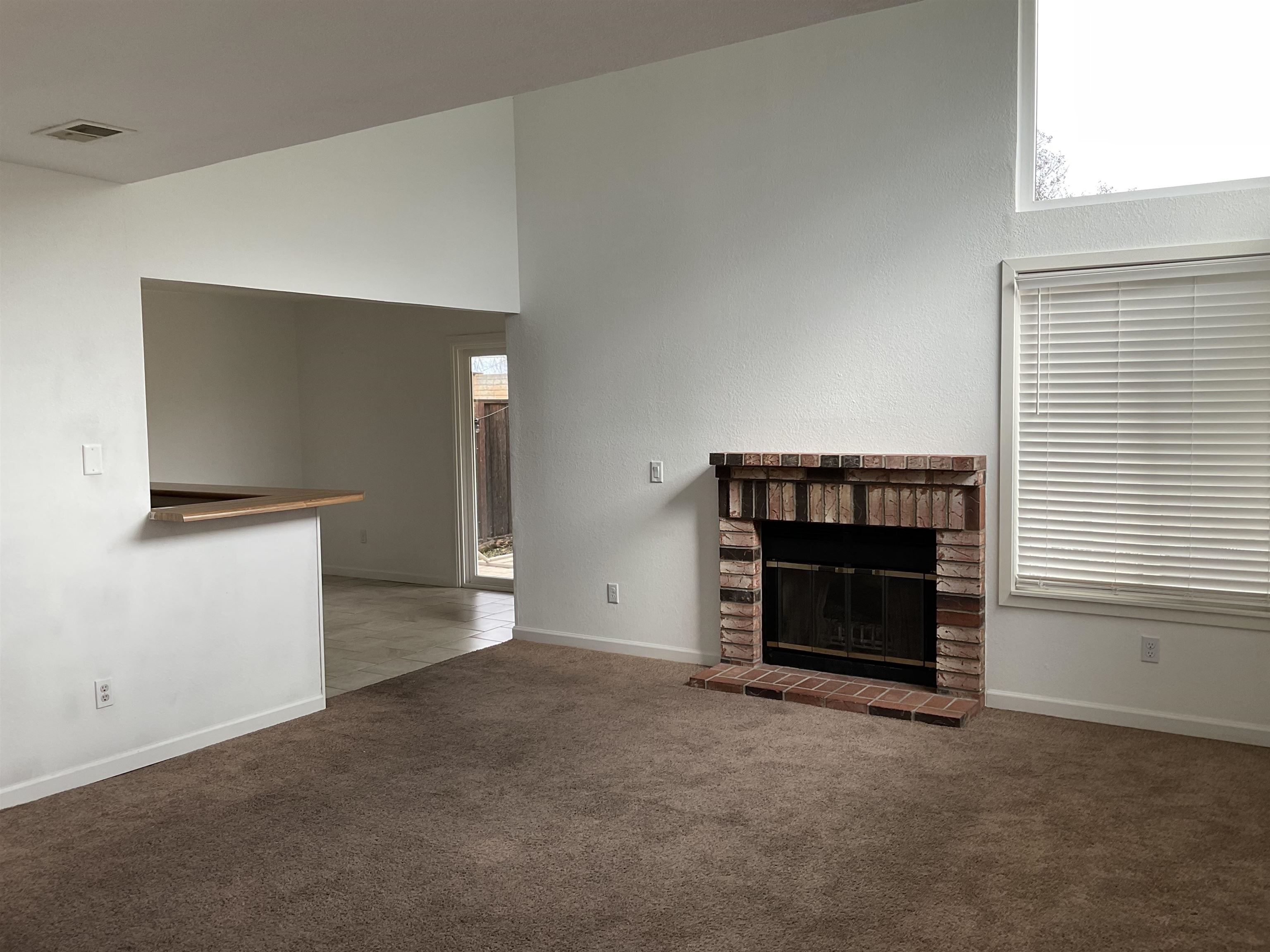 Detail Gallery Image 3 of 12 For 354 Hazelnut Lane, Oakley,  CA 94561 - 2 Beds | 2/1 Baths