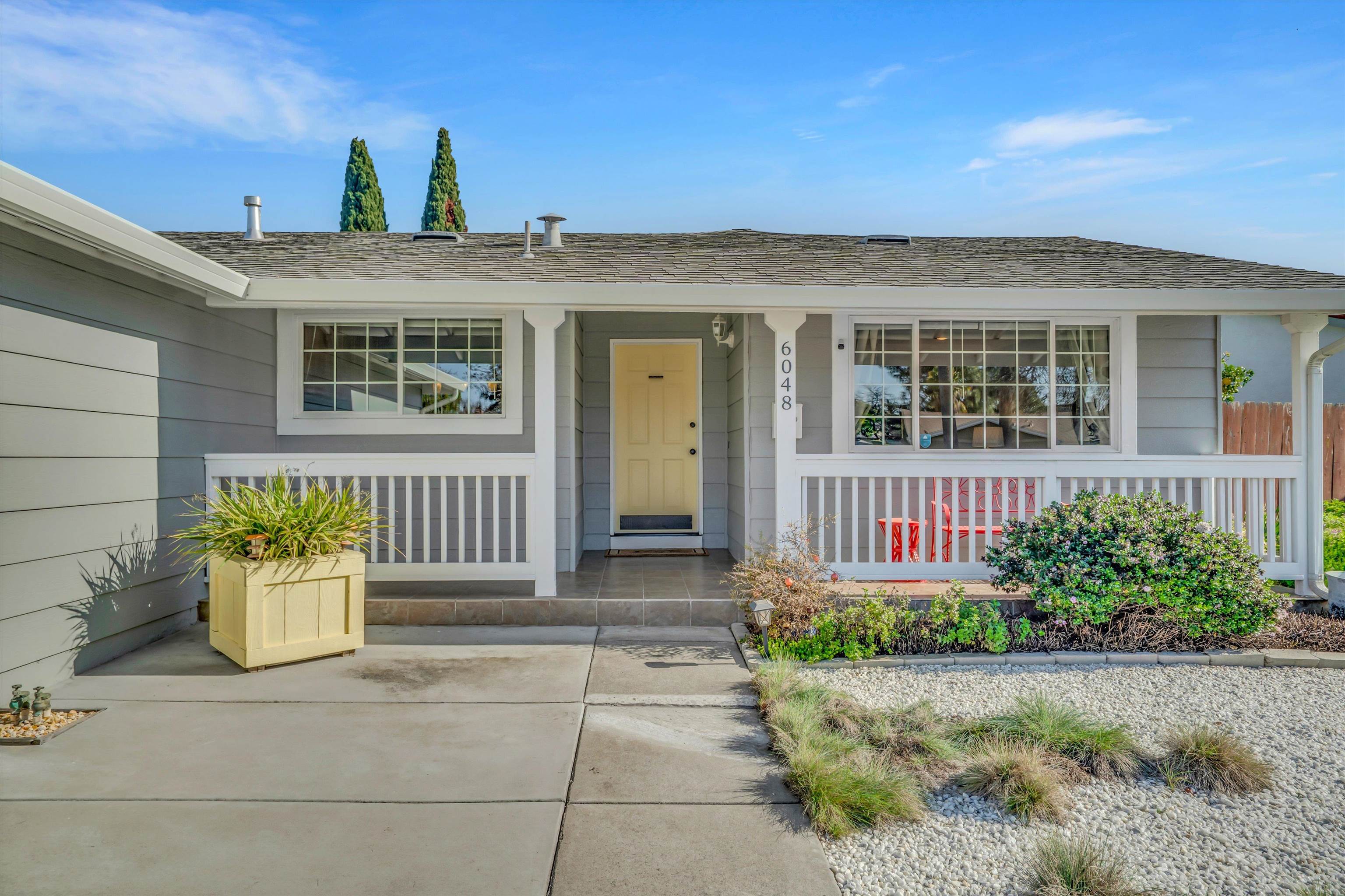 Front Image Thumbnail for EB41123747