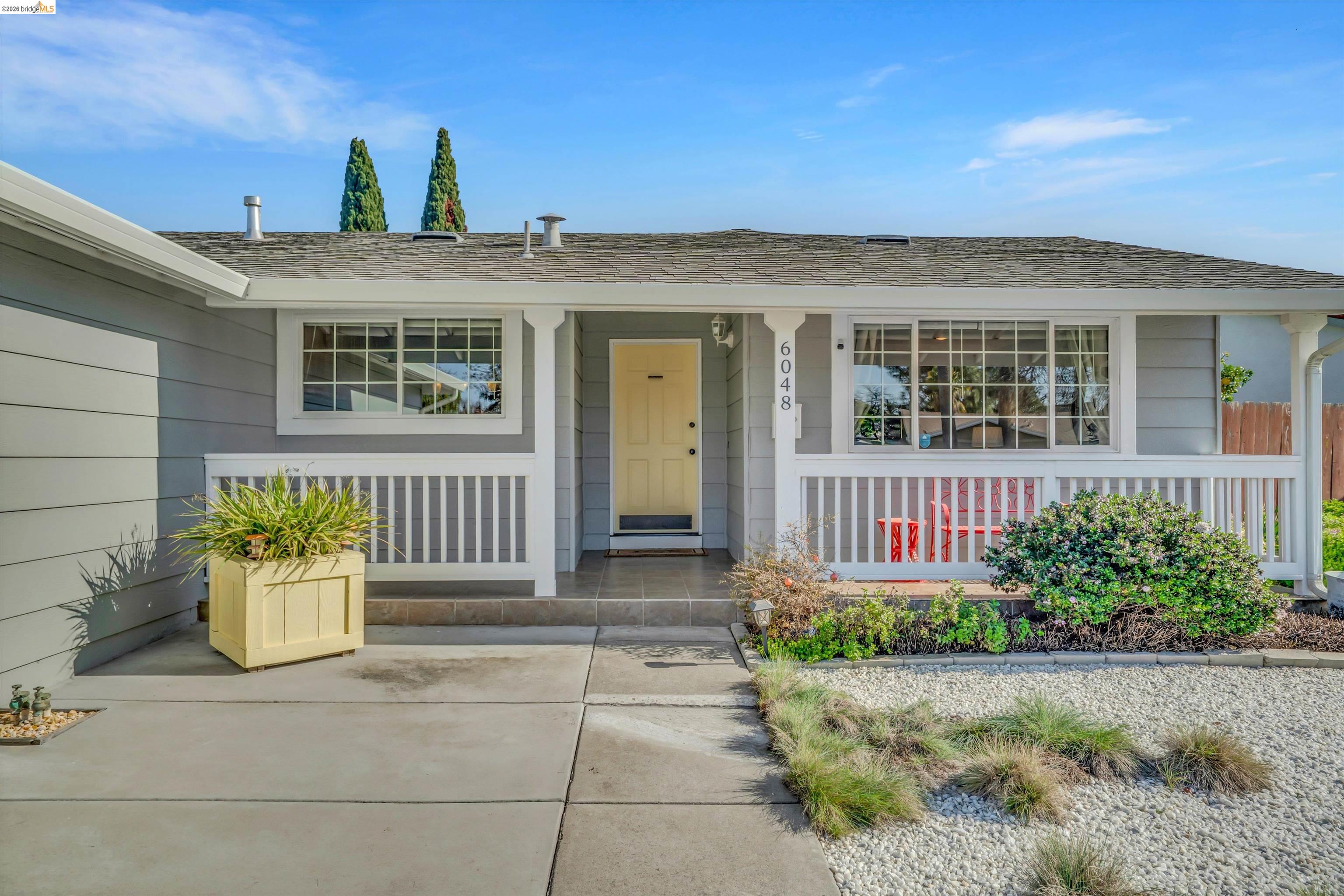 Front Image Thumbnail for EB41123747