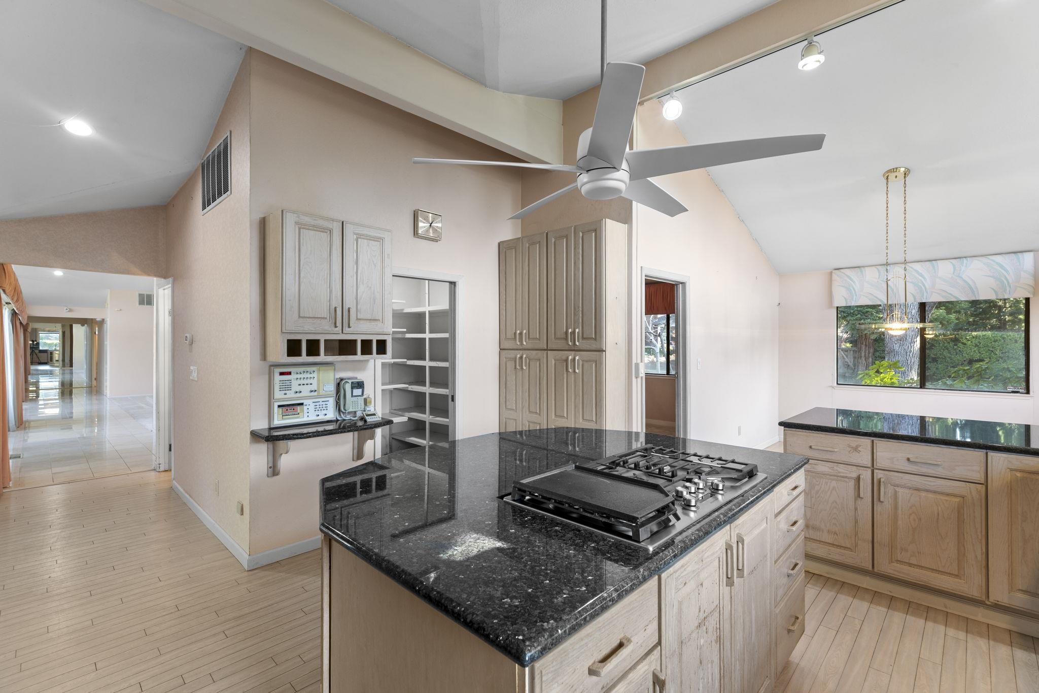 Detail Gallery Image 13 of 43 For 2115 Canyon Oak Ln, Danville,  CA 94506 - 4 Beds | 3/1 Baths