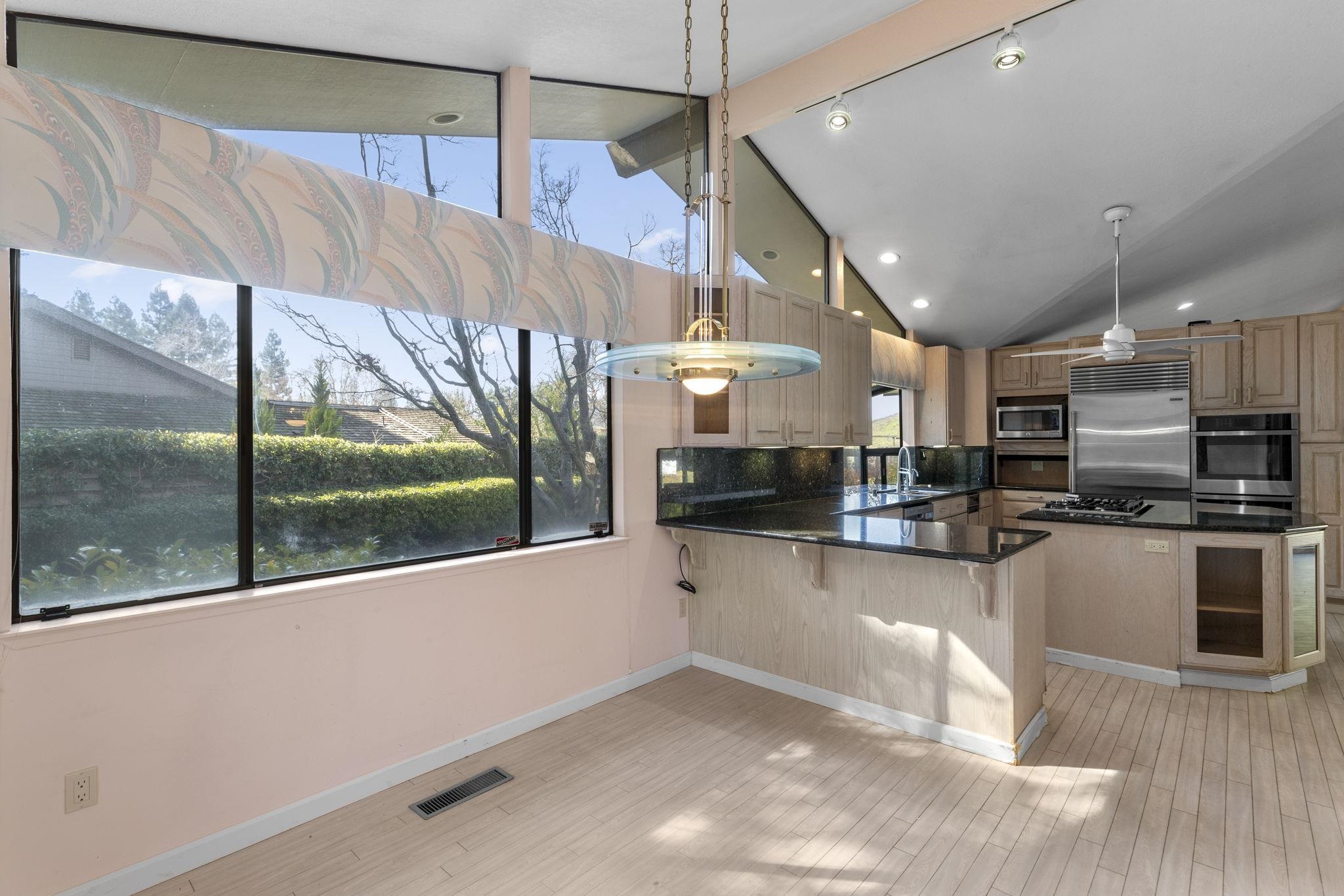 Detail Gallery Image 16 of 43 For 2115 Canyon Oak Ln, Danville,  CA 94506 - 4 Beds | 3/1 Baths