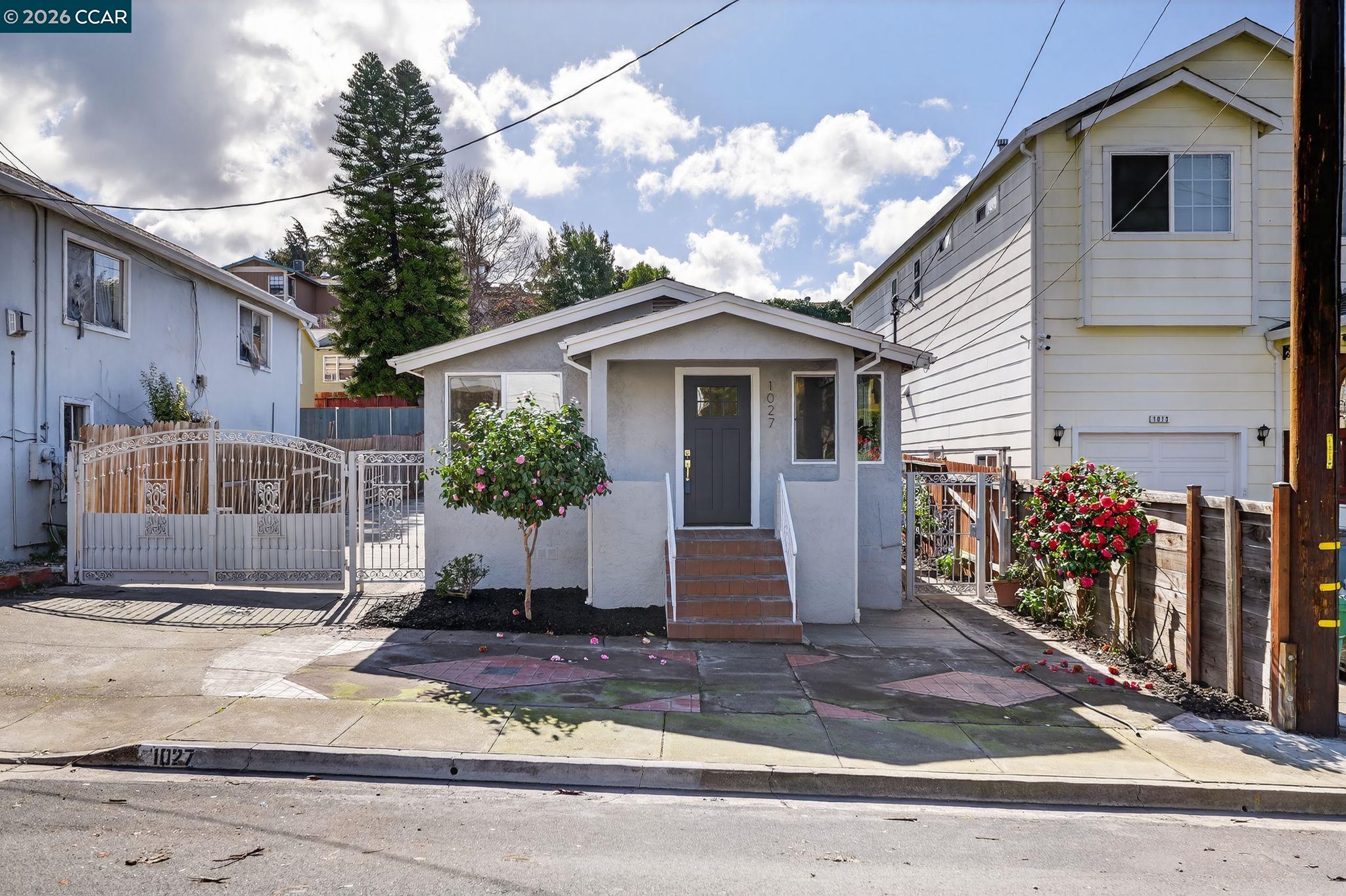 Detail Gallery Image 2 of 34 For 1027 3rd St, Rodeo,  CA 94572 - 2 Beds | 1 Baths