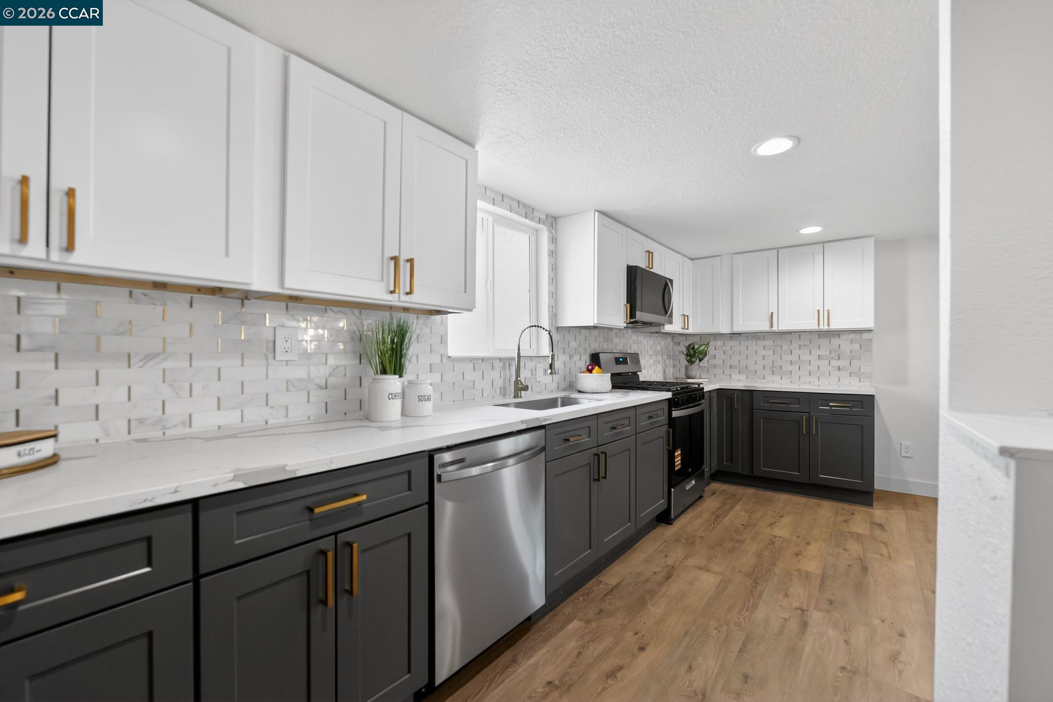 Detail Gallery Image 13 of 34 For 1027 3rd St, Rodeo,  CA 94572 - 2 Beds | 1 Baths