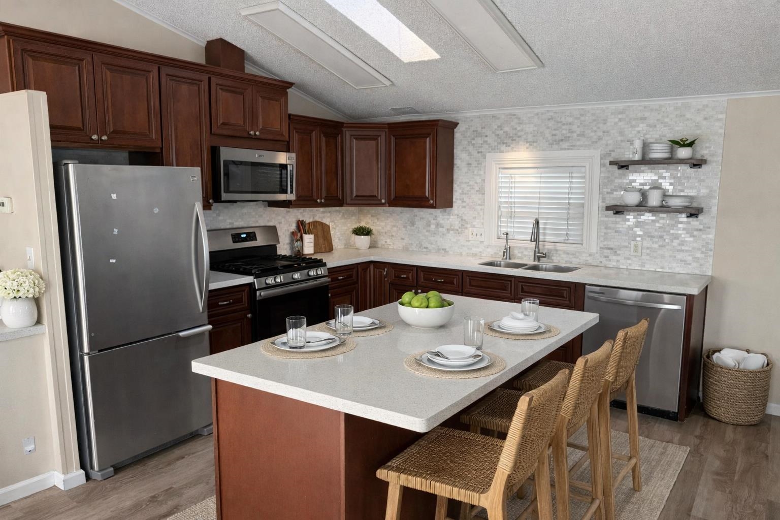 Detail Gallery Image 4 of 17 For 2151 Oakland Rd #298,  San Jose,  CA 95131 - 3 Beds | 2 Baths