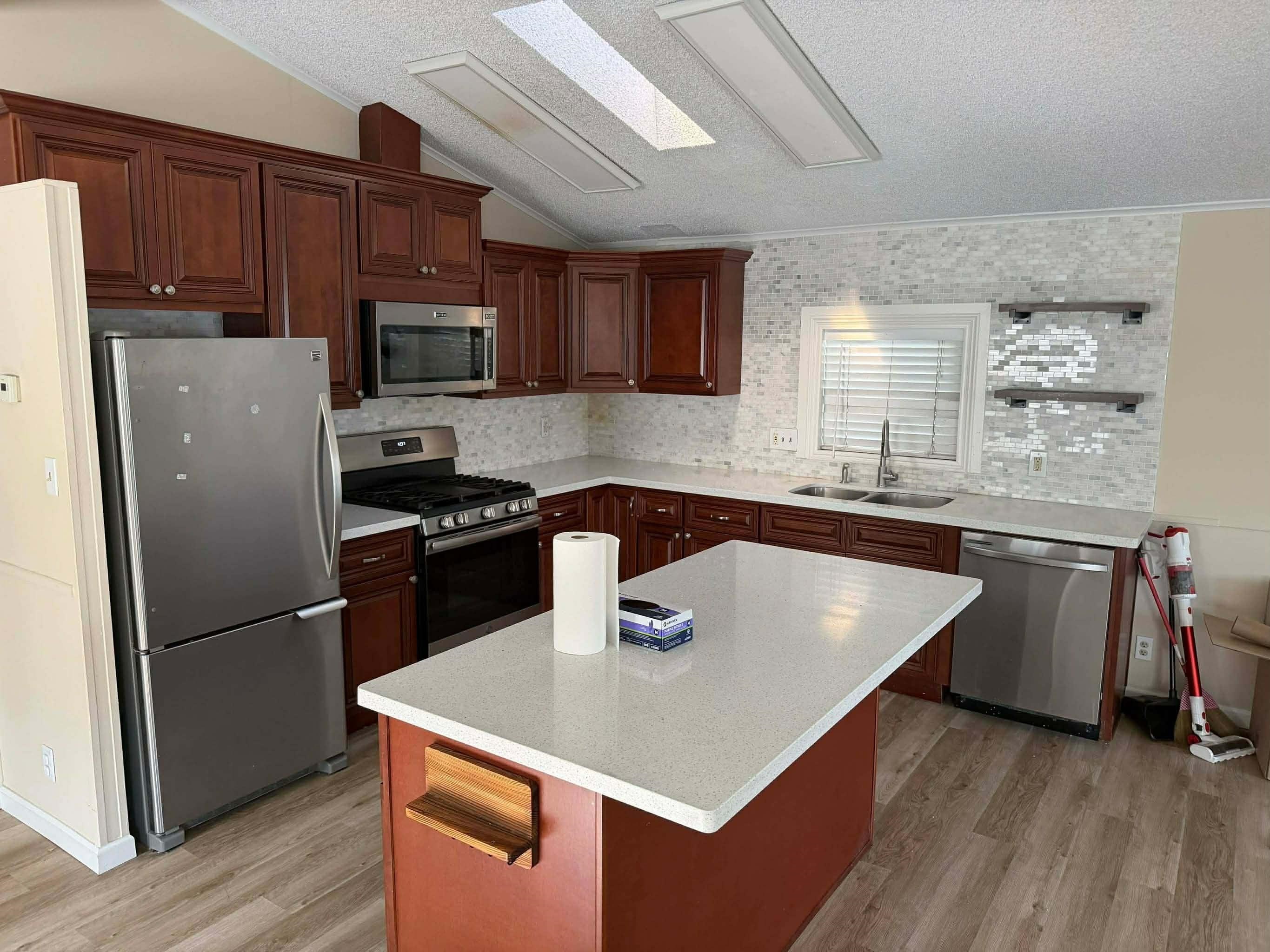 Detail Gallery Image 5 of 17 For 2151 Oakland Rd #298,  San Jose,  CA 95131 - 3 Beds | 2 Baths