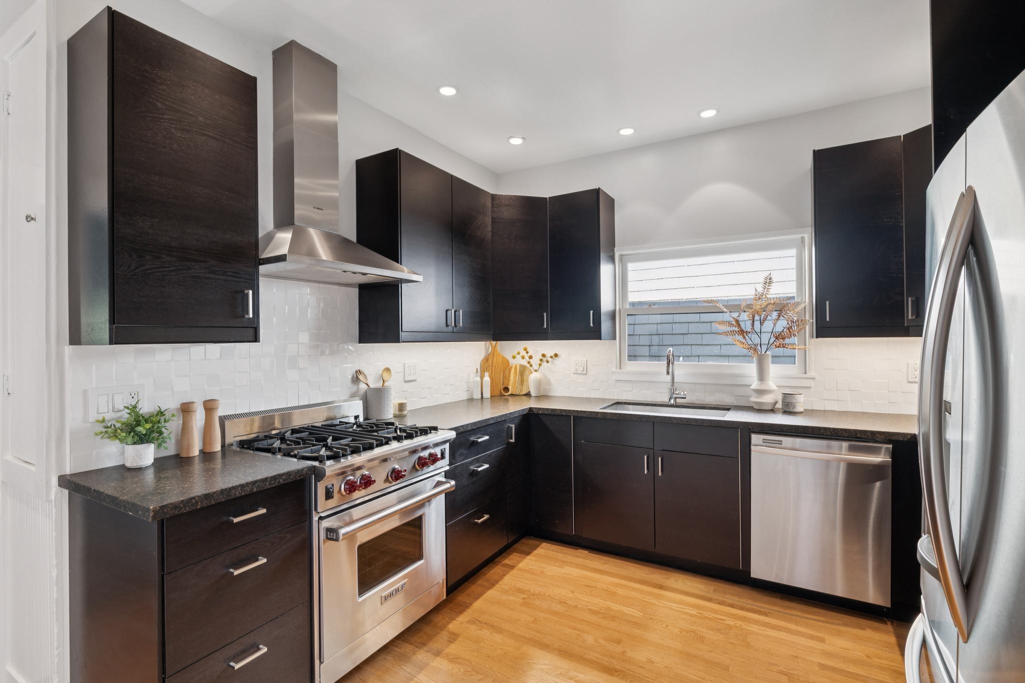 Detail Gallery Image 14 of 57 For 737-739 61st St, Oakland,  CA 94609 - – Beds | – Baths