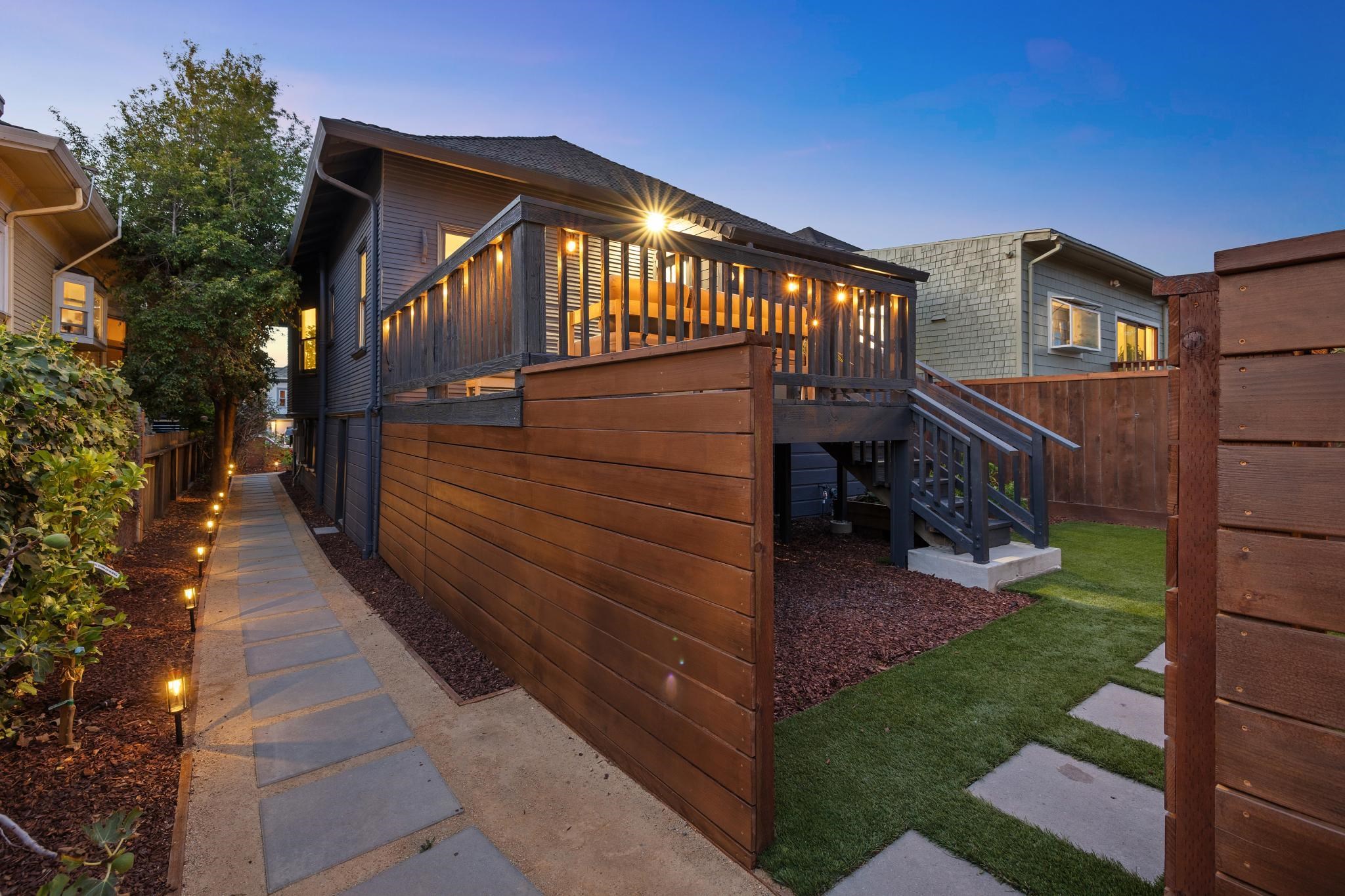 Detail Gallery Image 29 of 57 For 737-739 61st St, Oakland,  CA 94609 - – Beds | – Baths