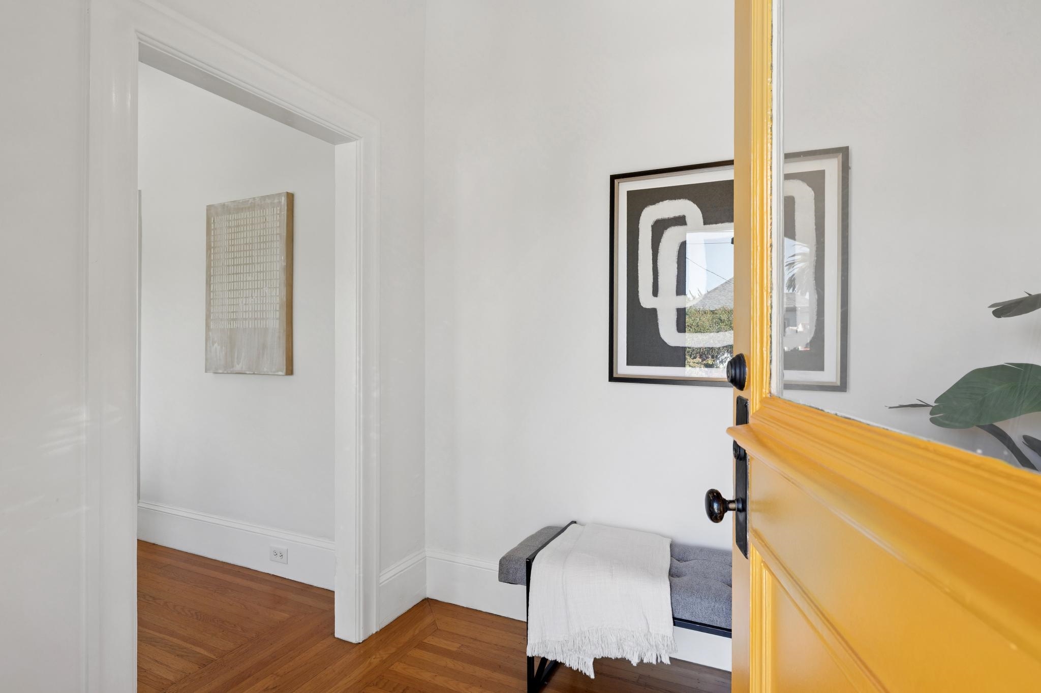 Detail Gallery Image 4 of 57 For 737-739 61st St, Oakland,  CA 94609 - – Beds | – Baths