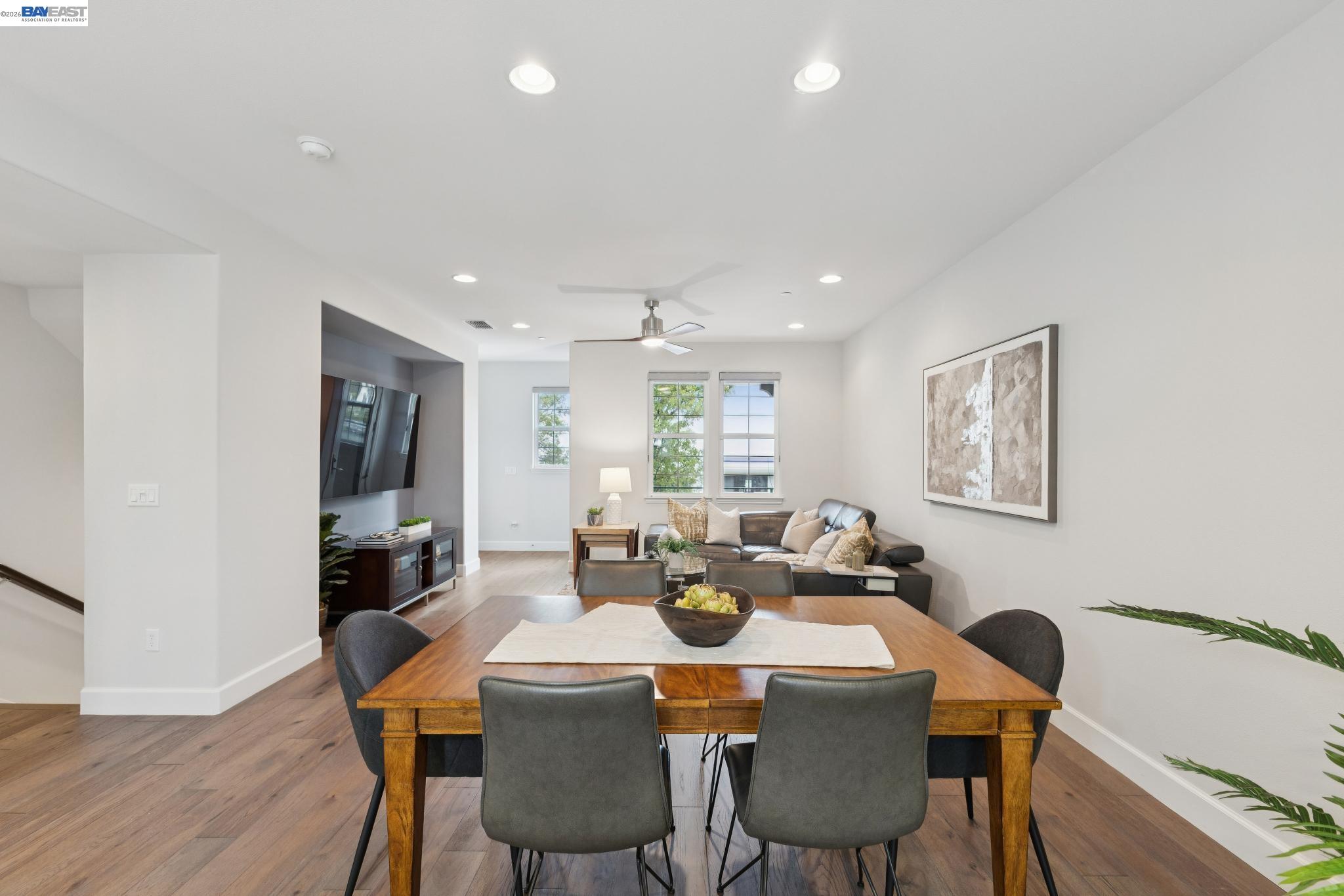 Detail Gallery Image 14 of 54 For 3460 Serra Cir, Pleasanton,  CA 94588 - 4 Beds | 3/1 Baths