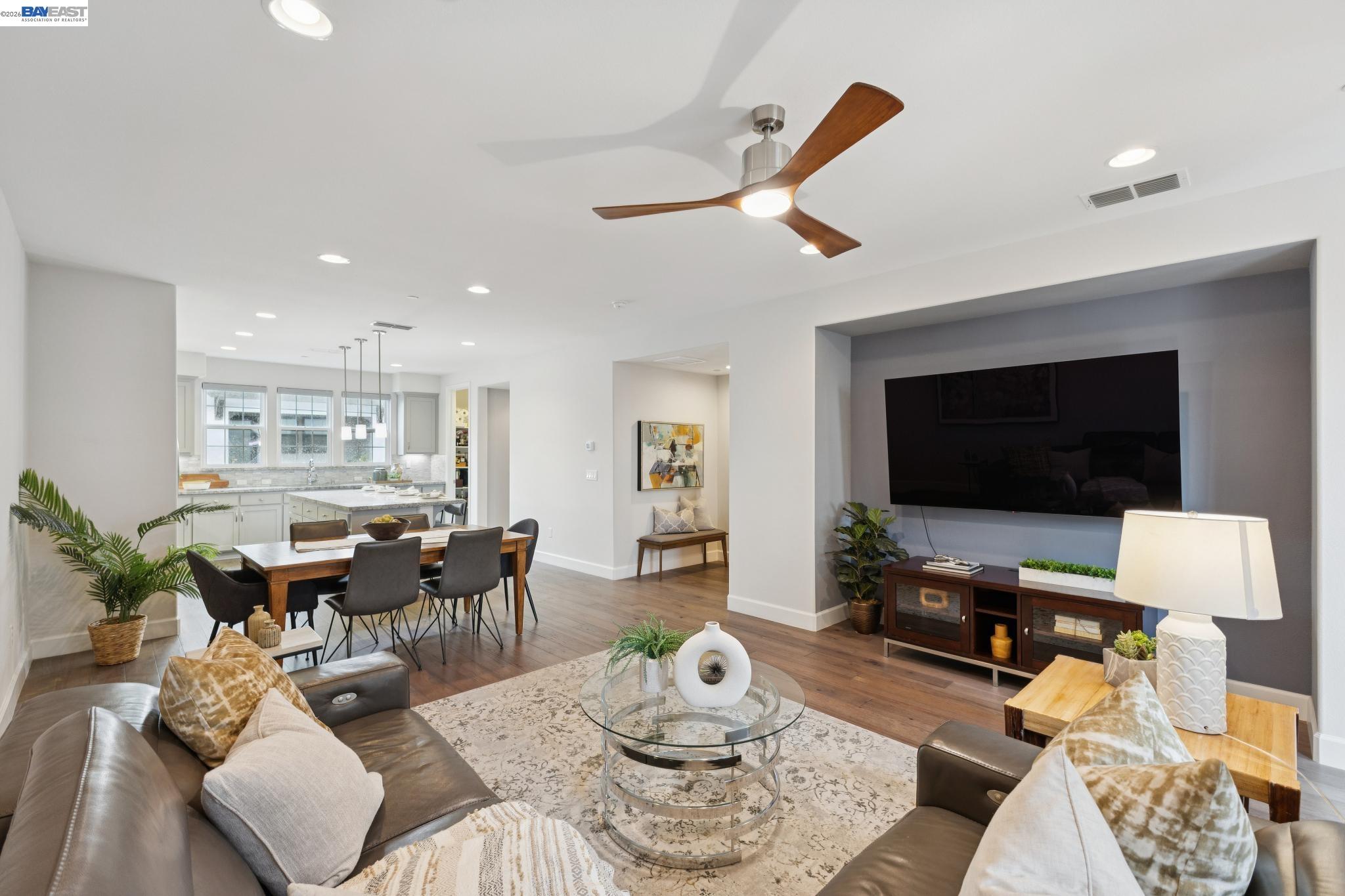 Detail Gallery Image 19 of 54 For 3460 Serra Cir, Pleasanton,  CA 94588 - 4 Beds | 3/1 Baths